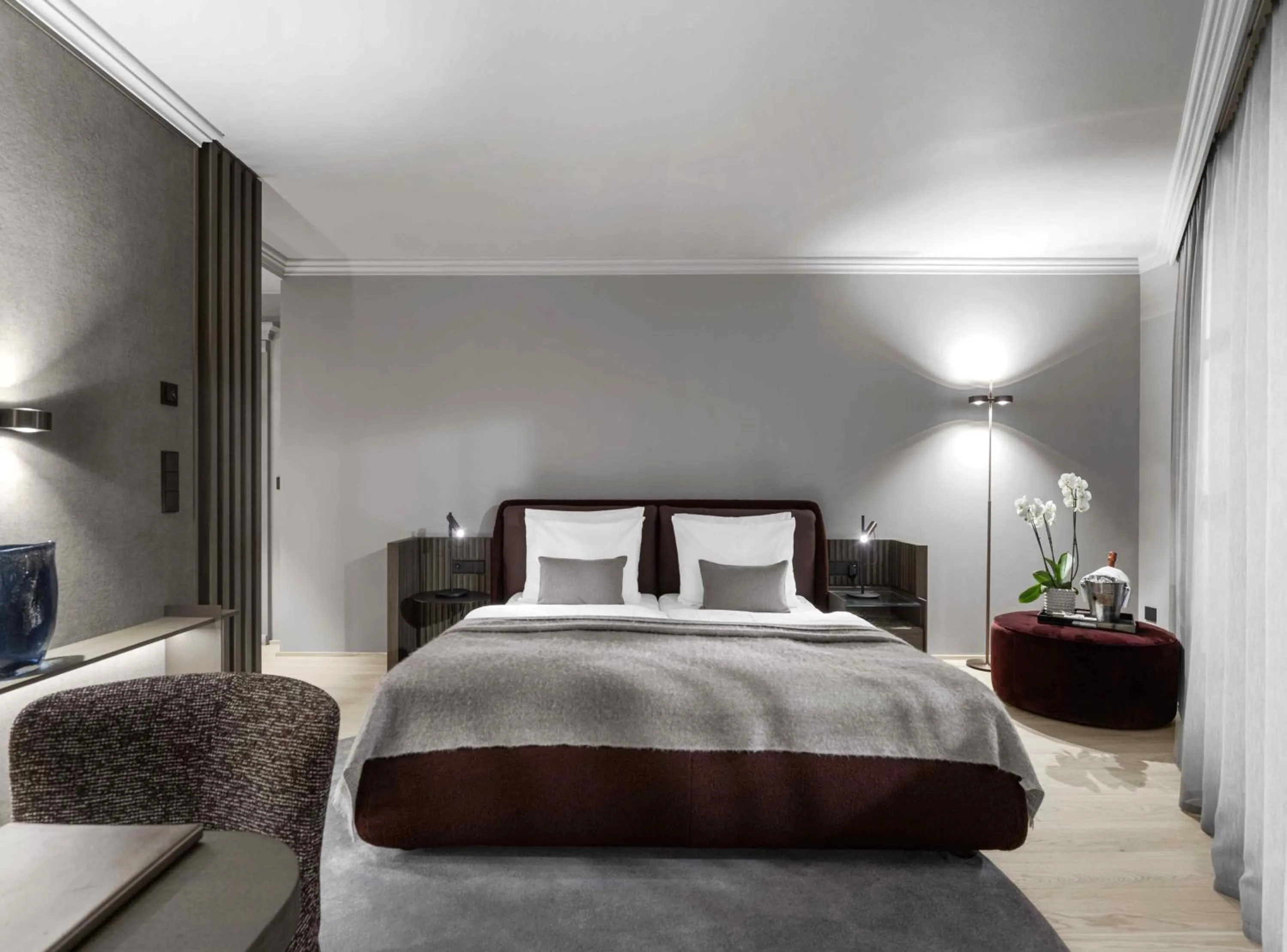 Photo of the whole room, Bed in Hotel Weisses Roessl