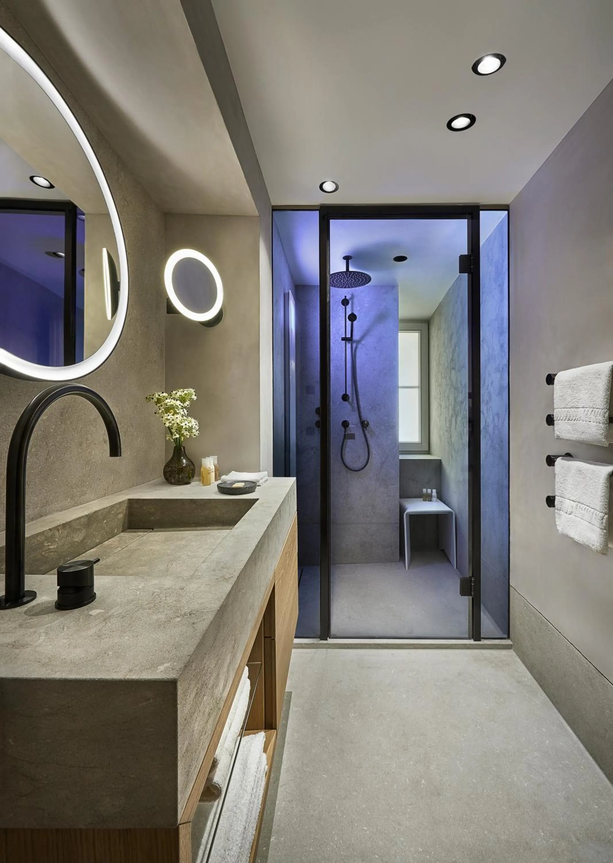 Shower in Hotel Weisses Roessl