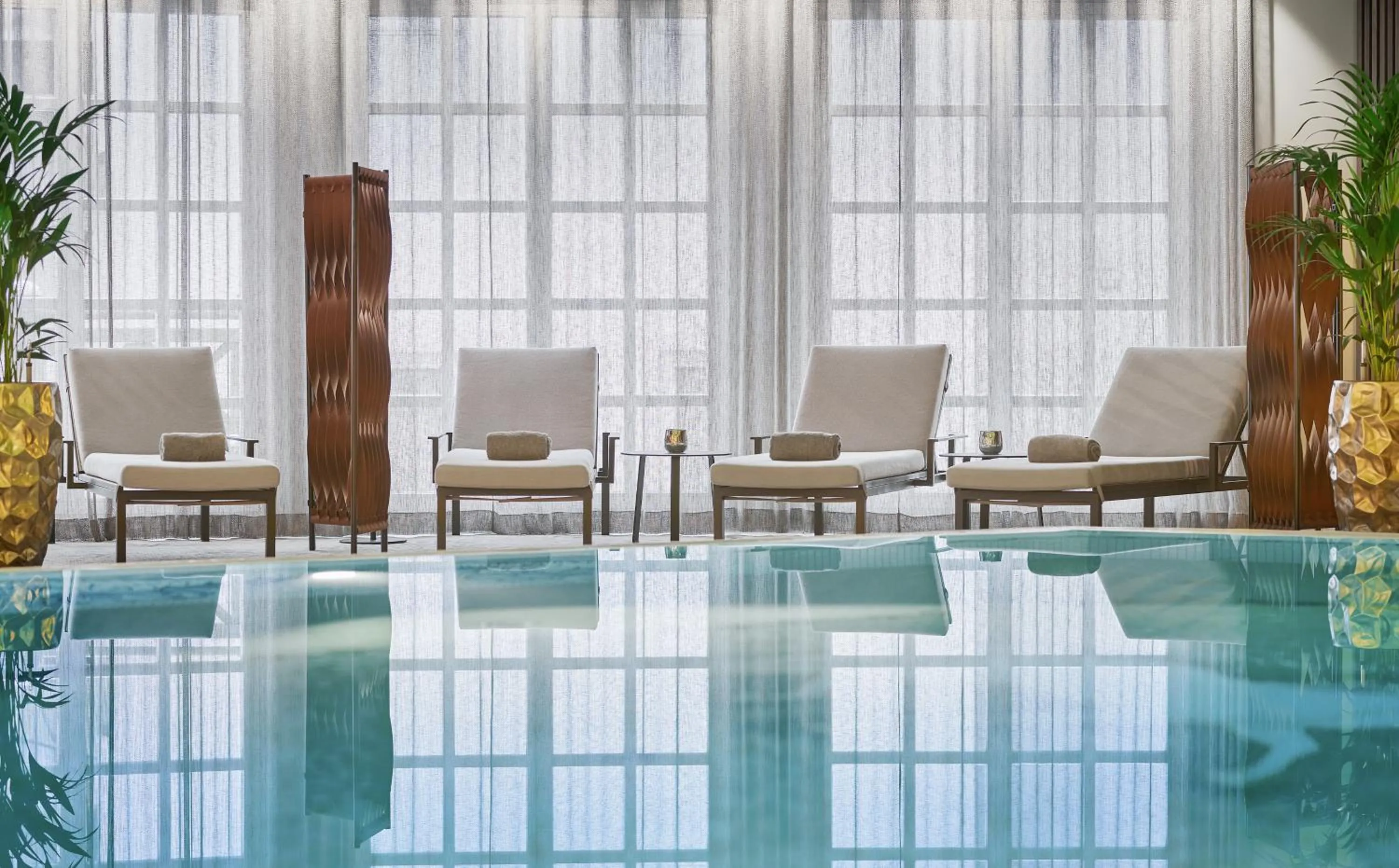 Swimming pool in Hotel Weisses Roessl