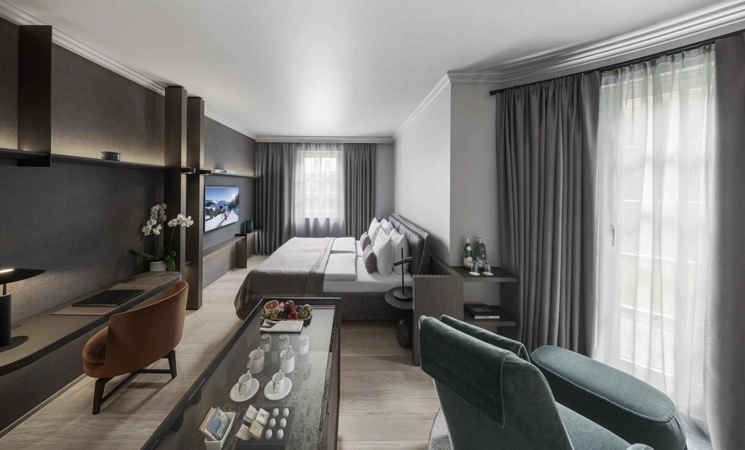 TV and multimedia, Bed in Hotel Weisses Roessl