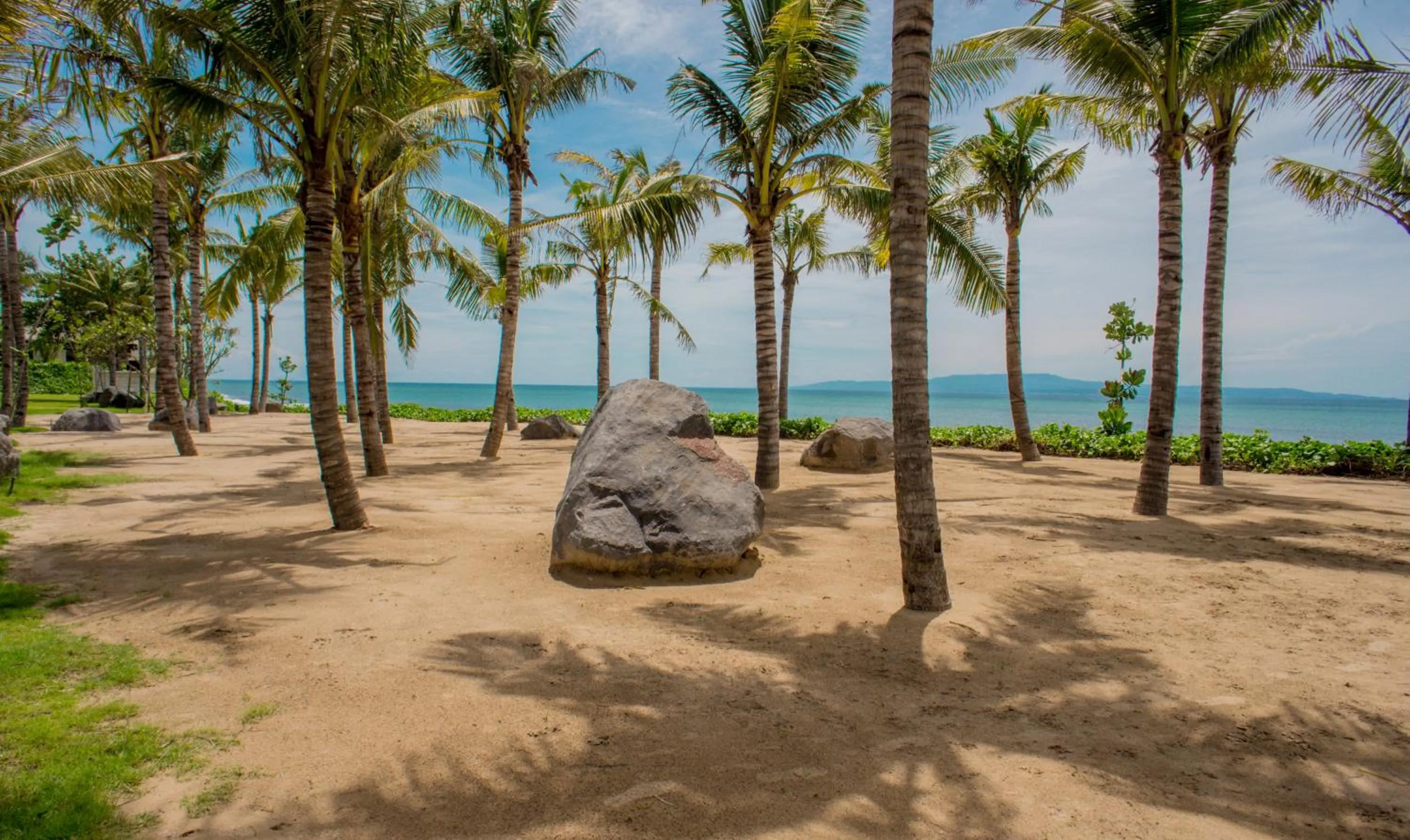 Beach in Komaneka at Keramas Beach