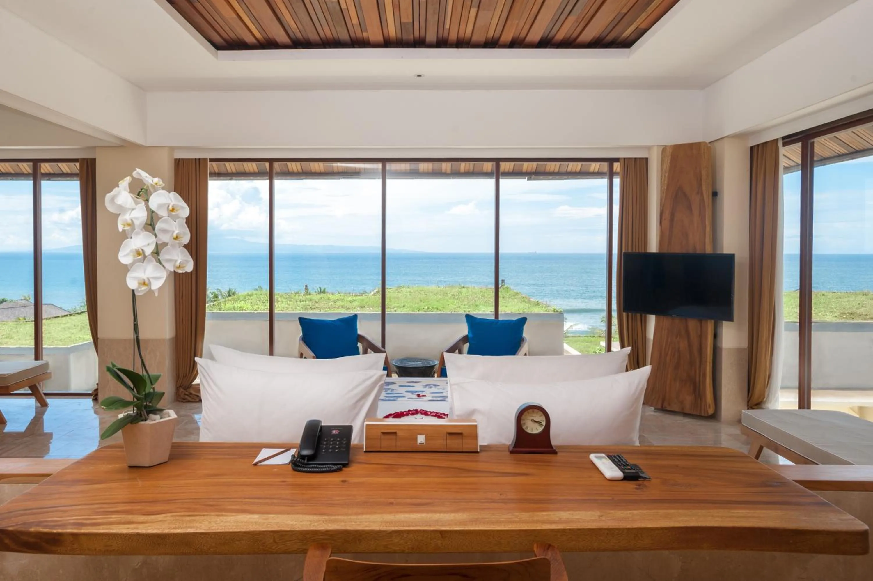 TV and multimedia in Komaneka at Keramas Beach