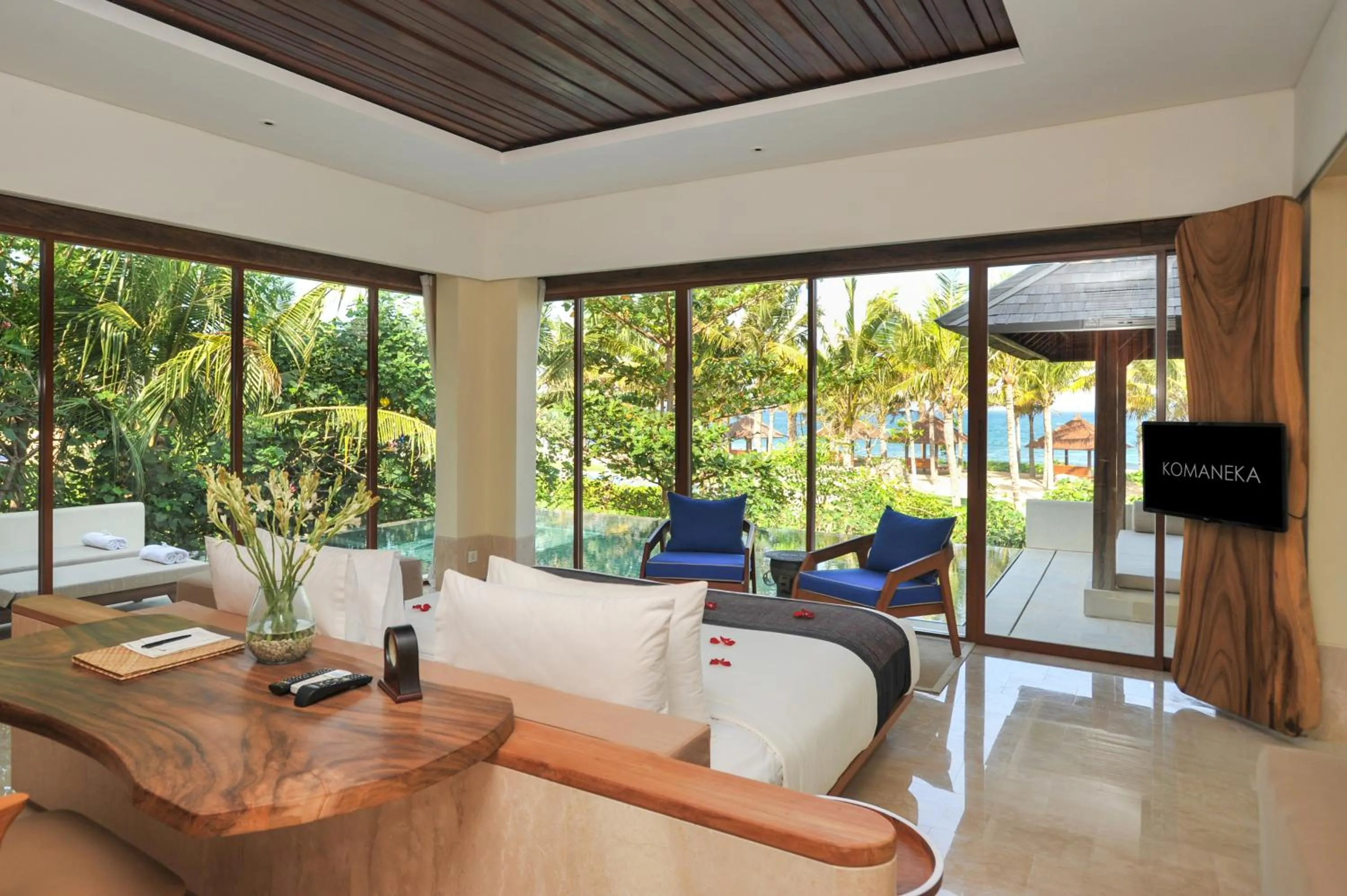 Bed in Komaneka at Keramas Beach