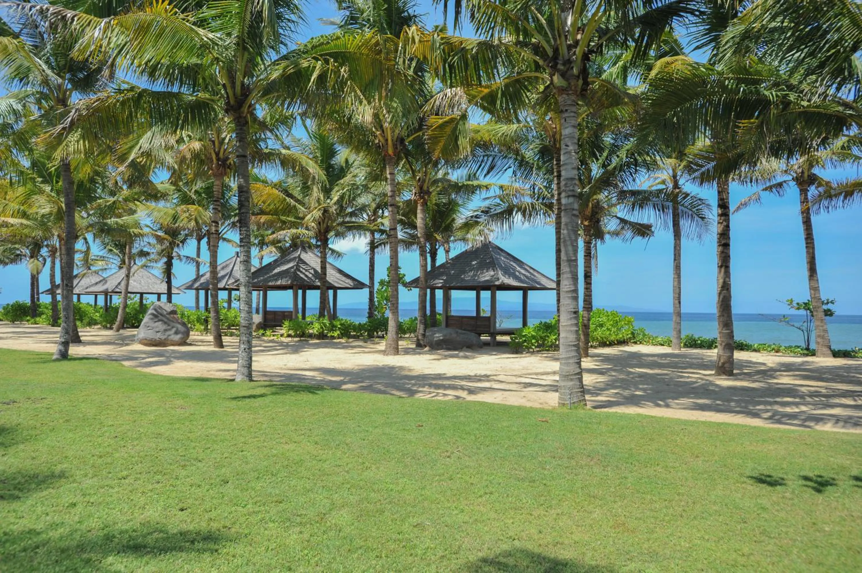 Beach in Komaneka at Keramas Beach