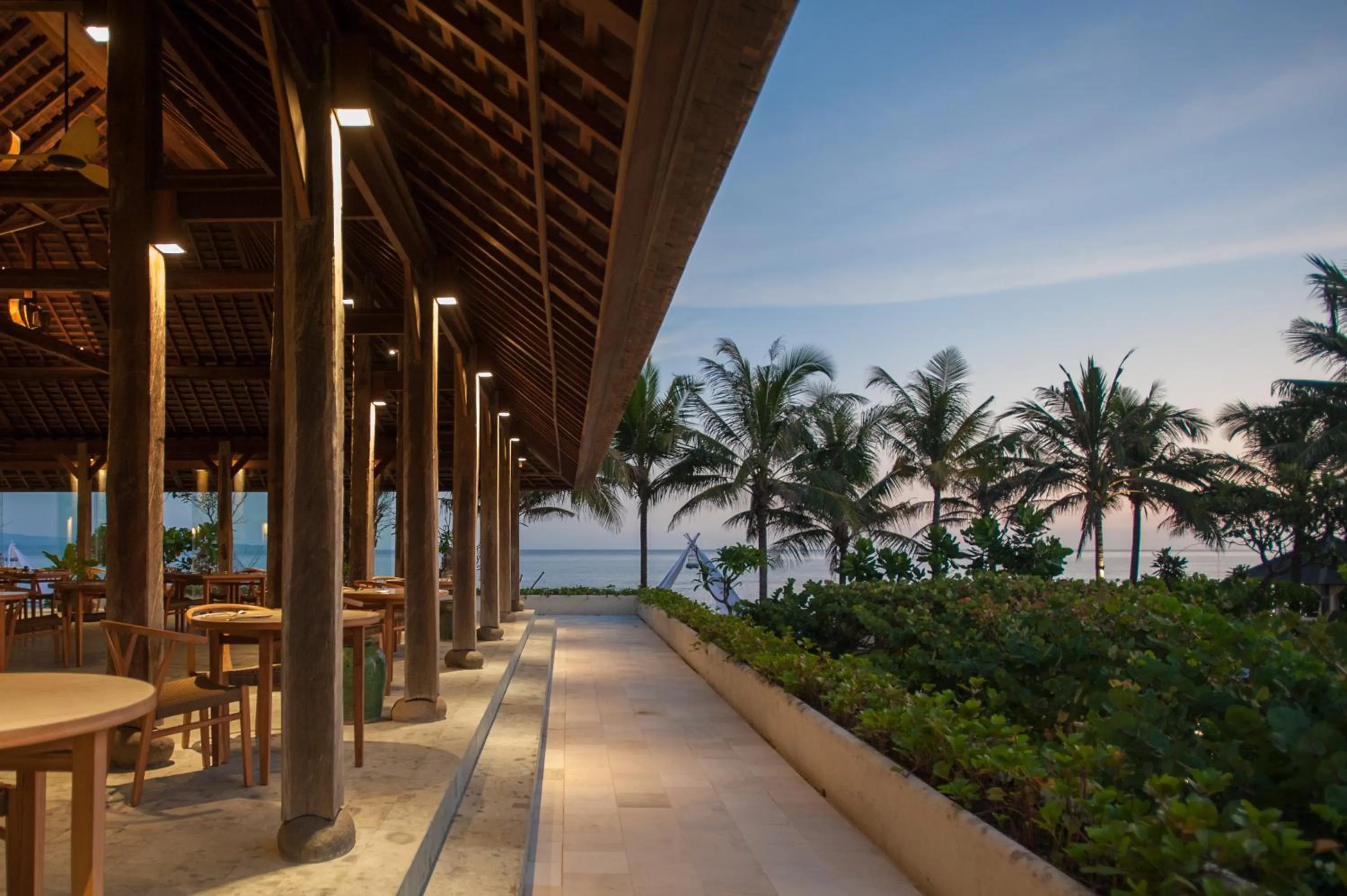 Restaurant/places to eat in Komaneka at Keramas Beach