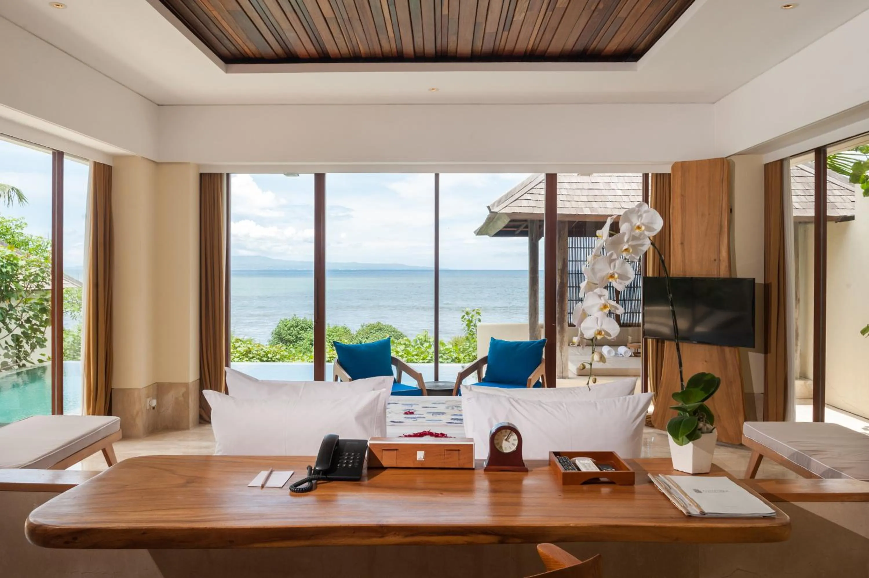 TV and multimedia in Komaneka at Keramas Beach