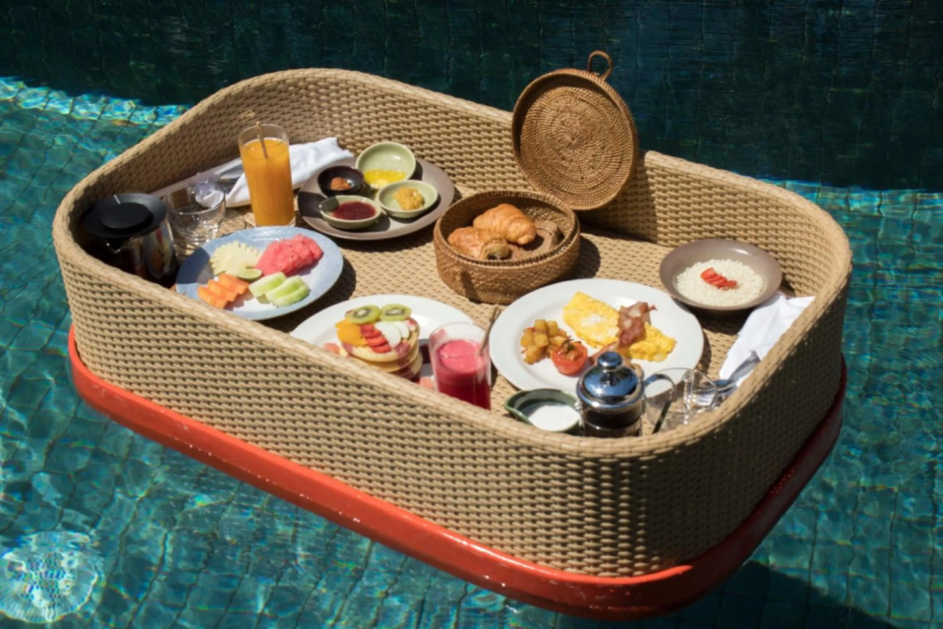 Food and drinks in Komaneka at Keramas Beach