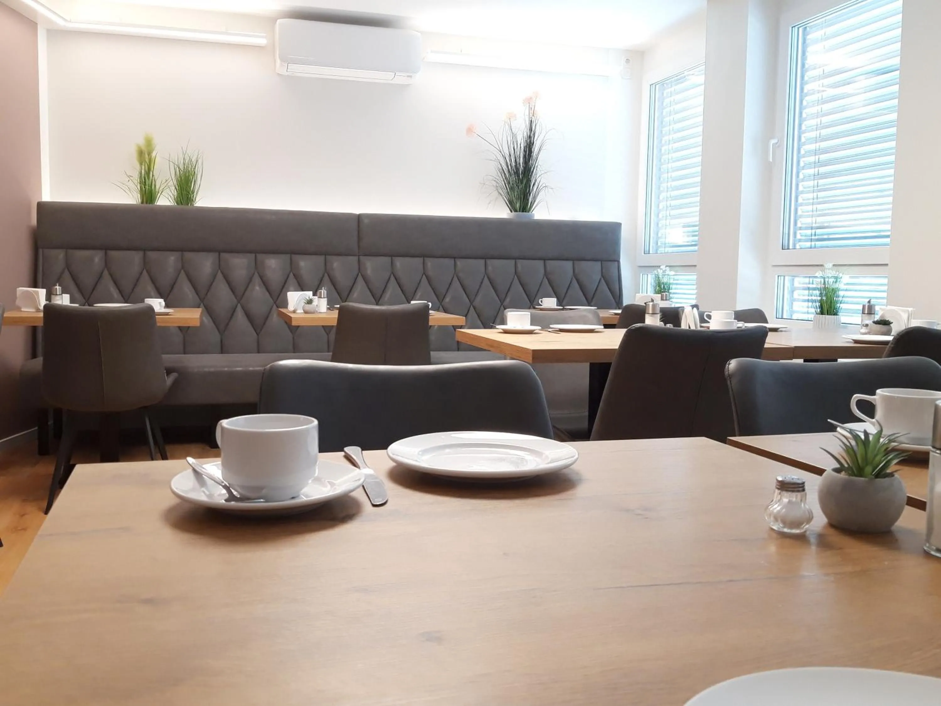 Restaurant/places to eat in Hotel Weinert