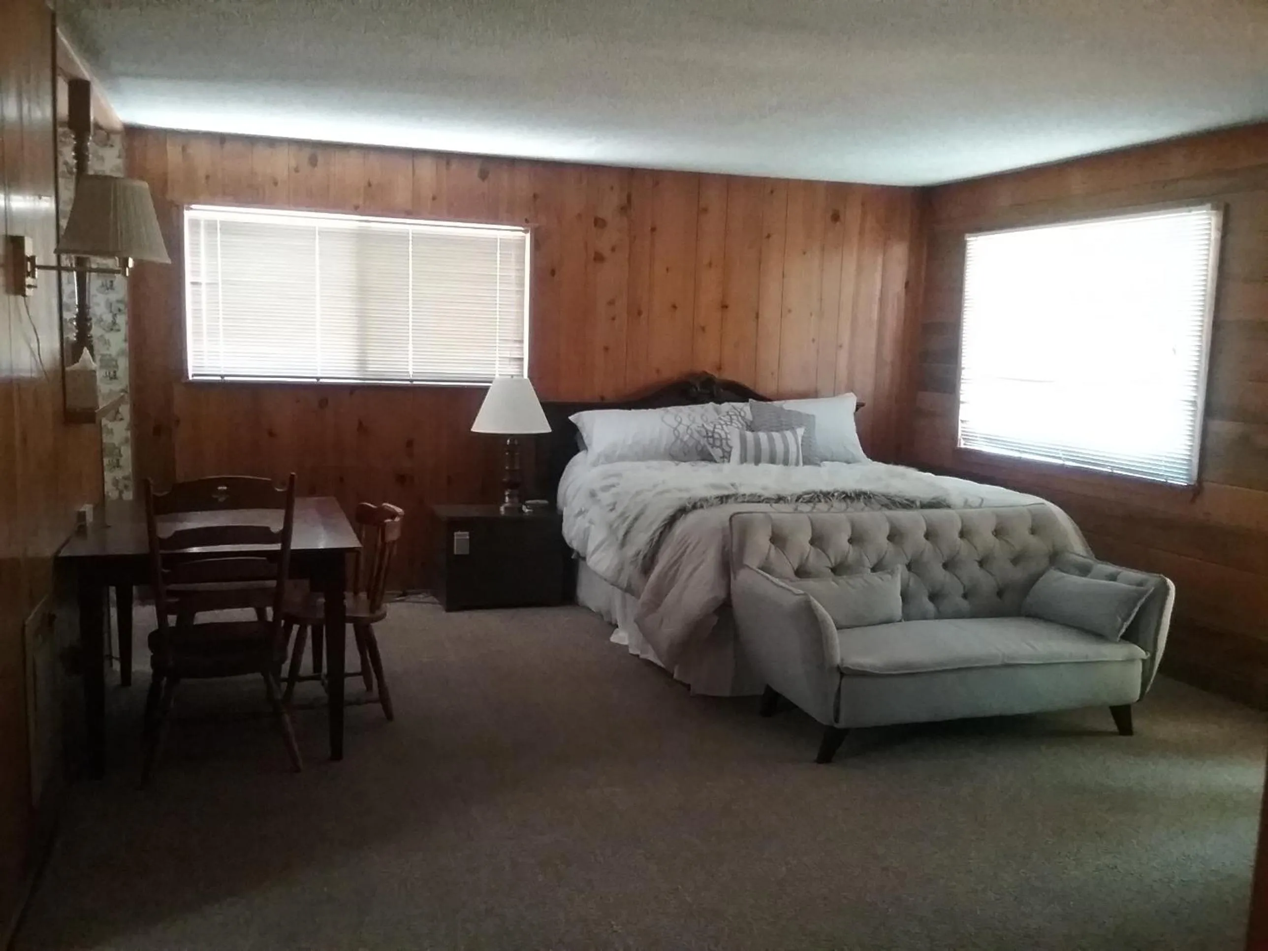 Bed in The Tamarack Lodge
