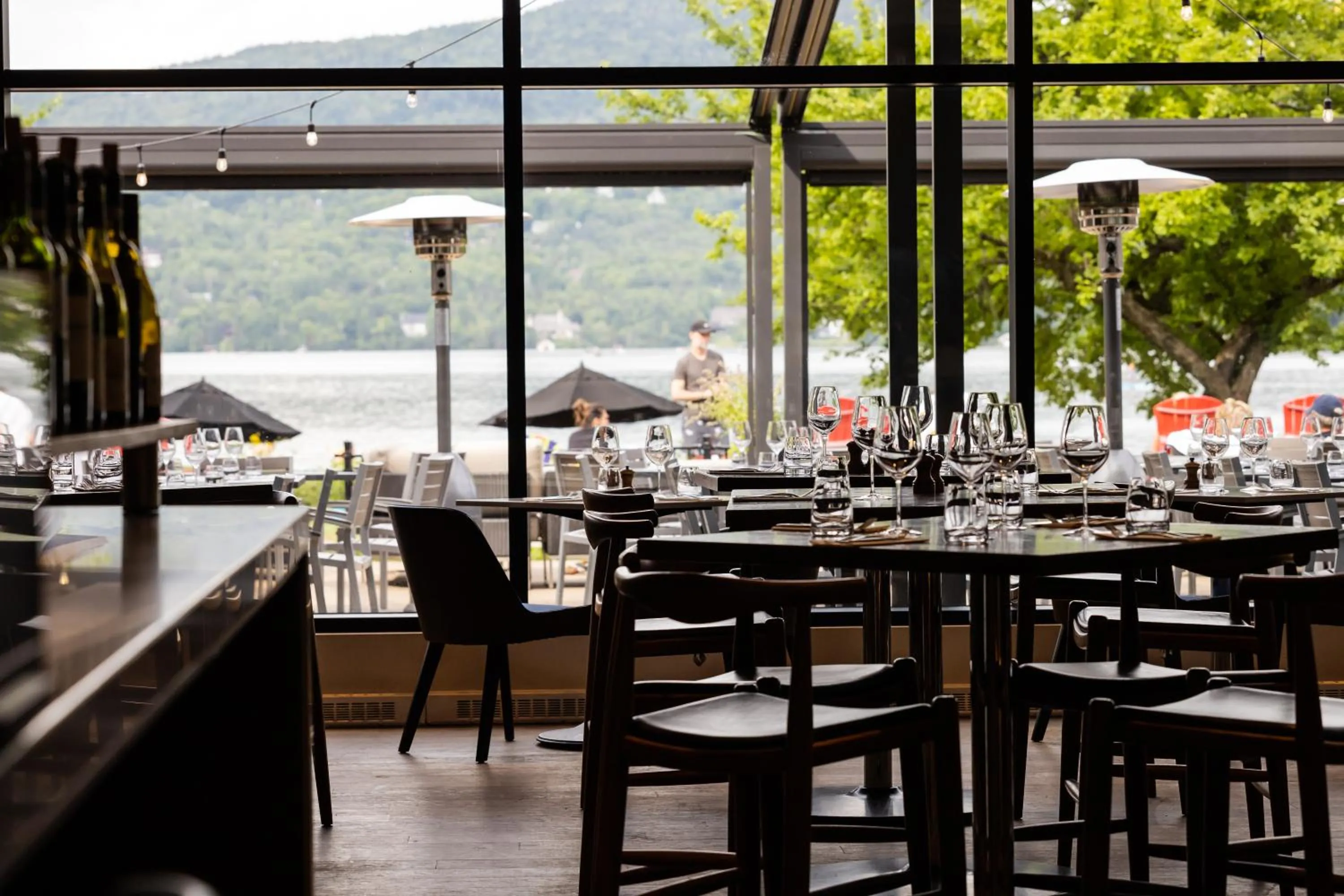 Restaurant/places to eat in Entourage sur-le-Lac