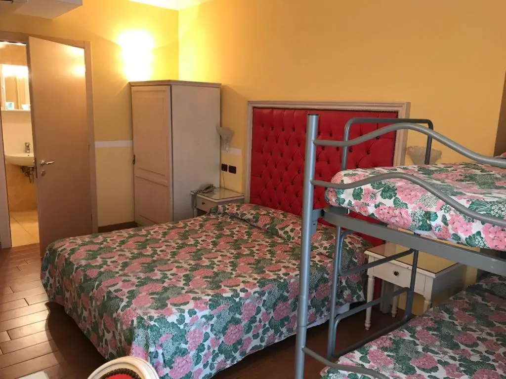 bunk bed, Bed in Alle Torri