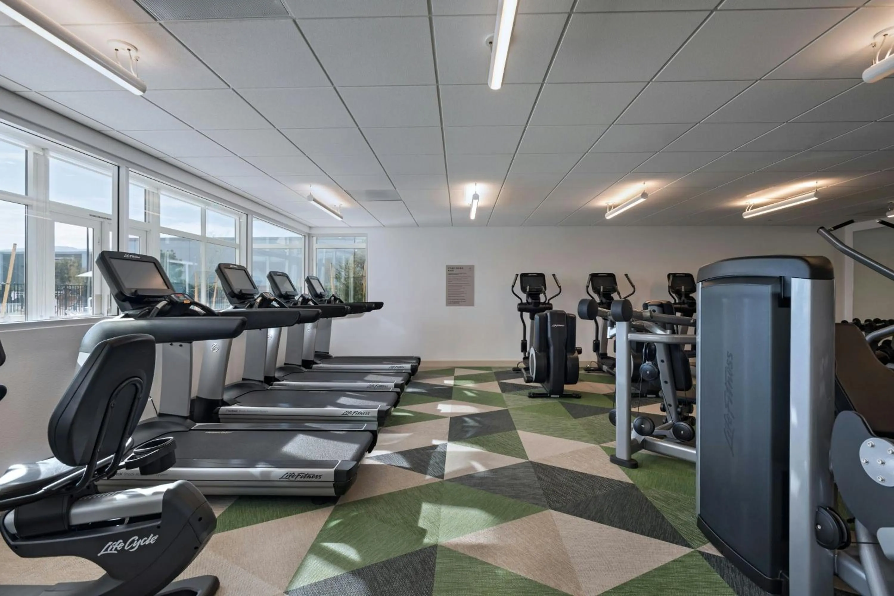 Fitness centre/facilities in Element Palmdale