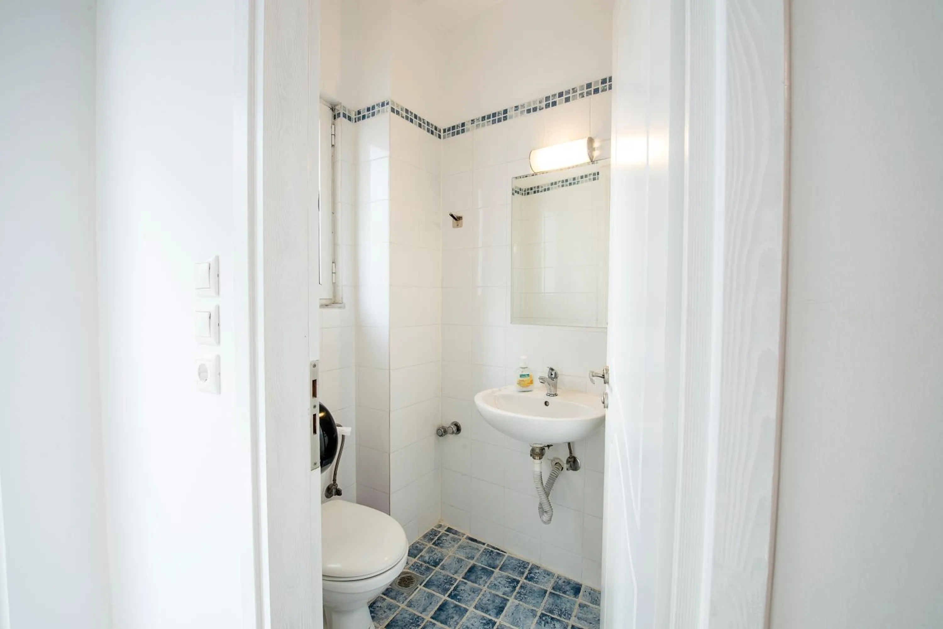 Bathroom in Safestay Athens Monastiraki