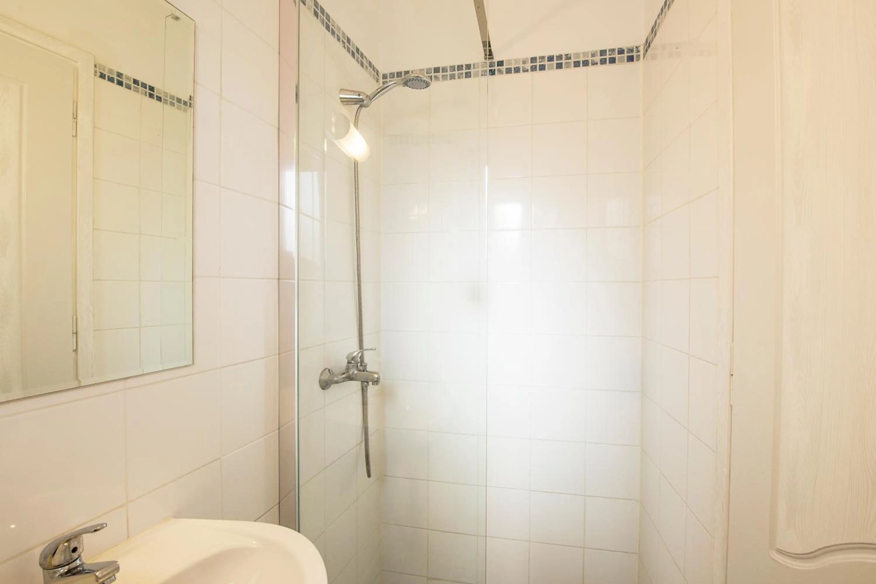 Bathroom in Safestay Athens Monastiraki