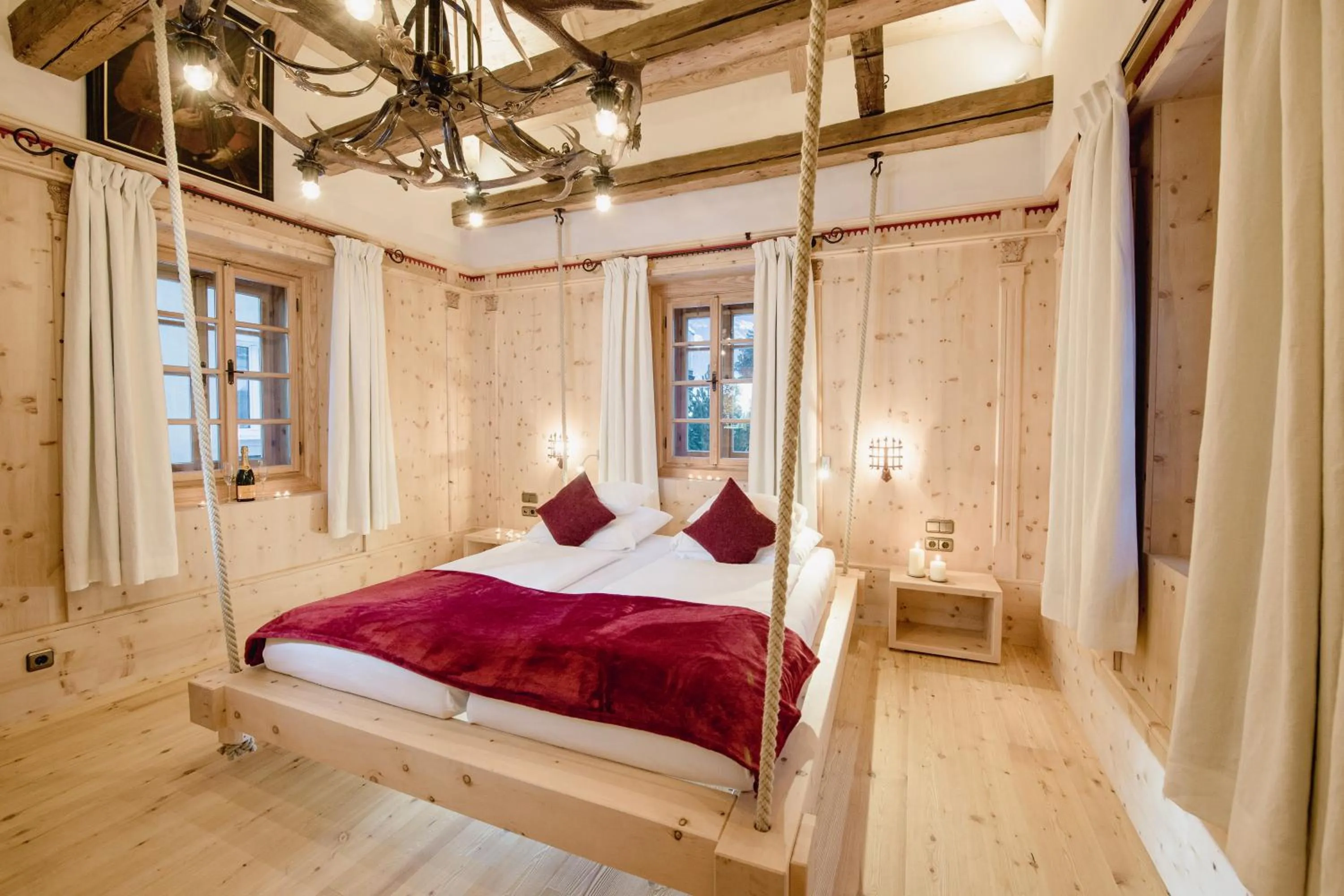 Bed in Hotel Norica - Thermenhotels Gastein mit dem Bademantel direkt in die Therme