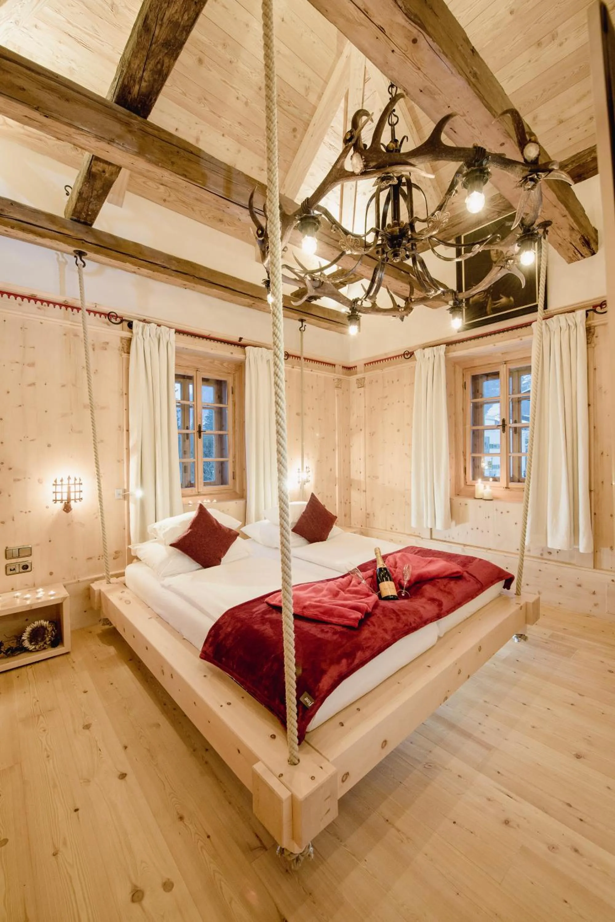 Bed in Hotel Norica - Thermenhotels Gastein mit dem Bademantel direkt in die Therme