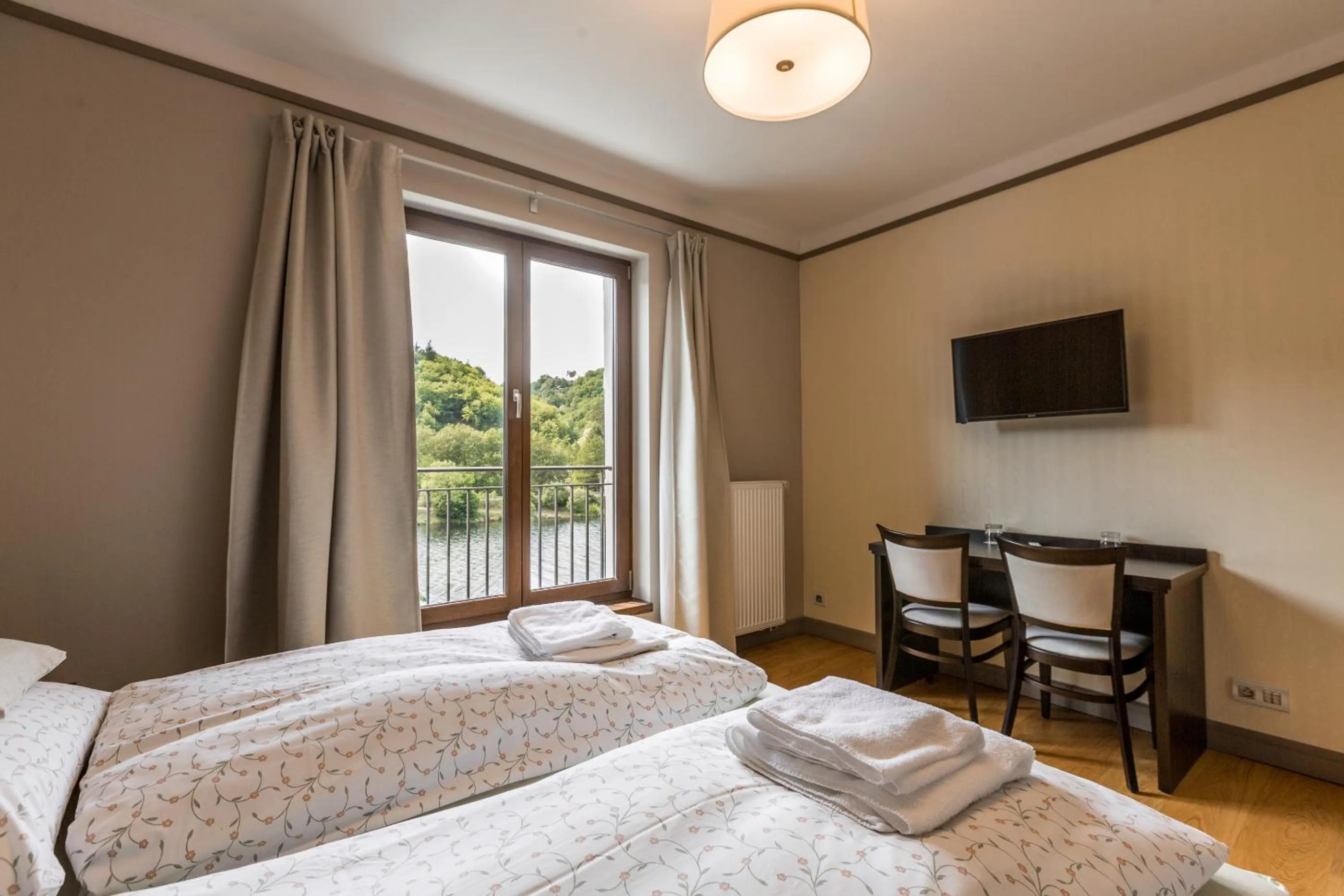 TV and multimedia, Bed in Hotel Mandát