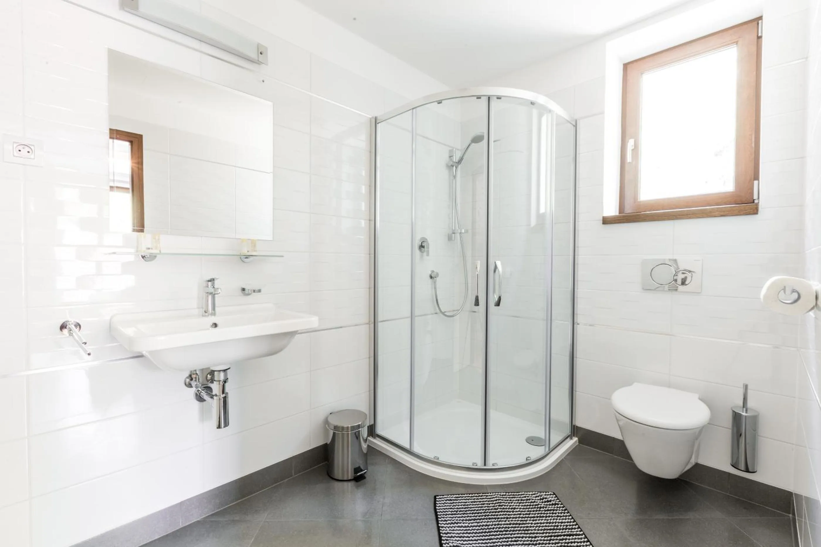 Shower in Hotel Mandát