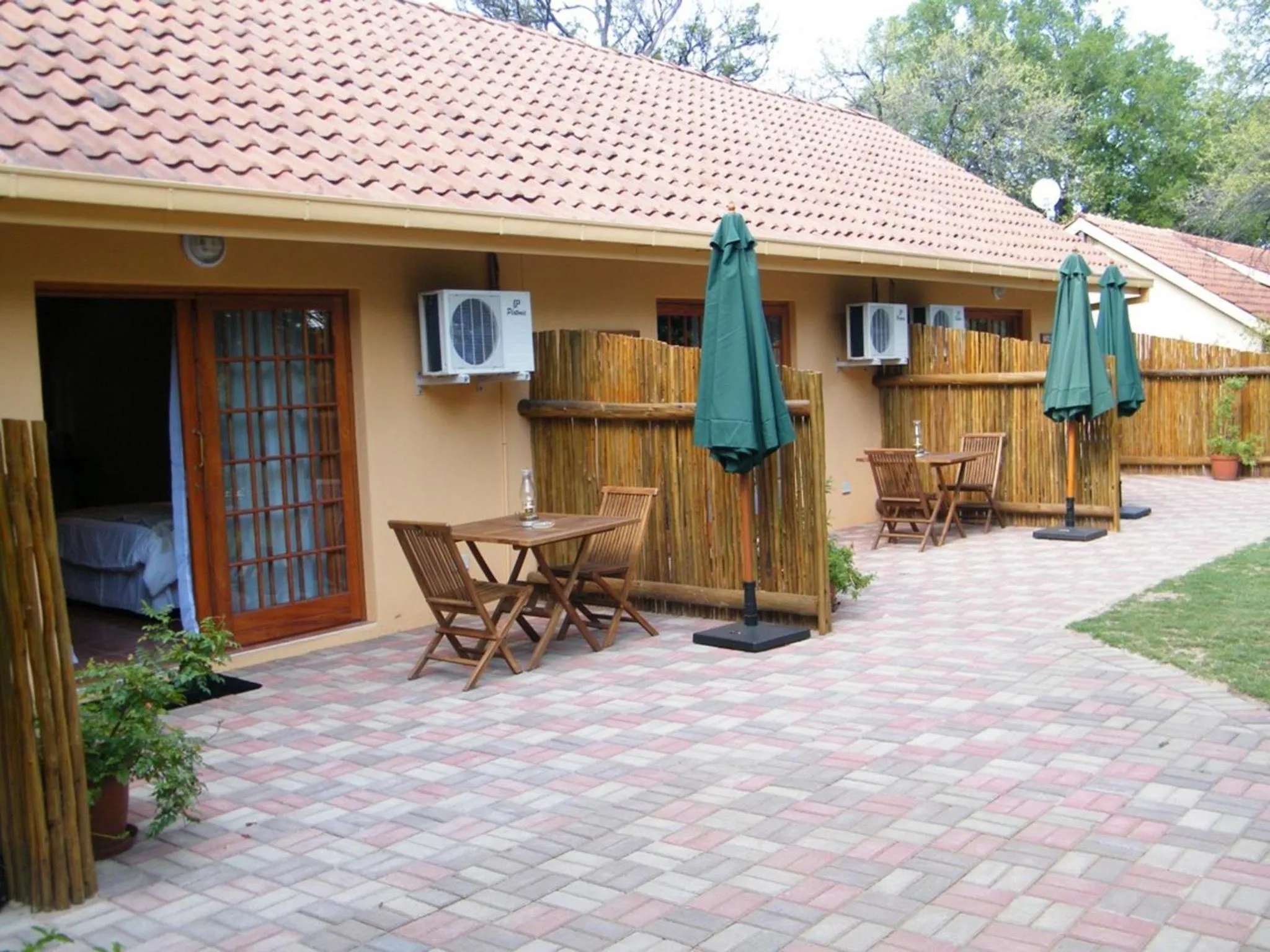 Facade/entrance in Sunbird Lodge