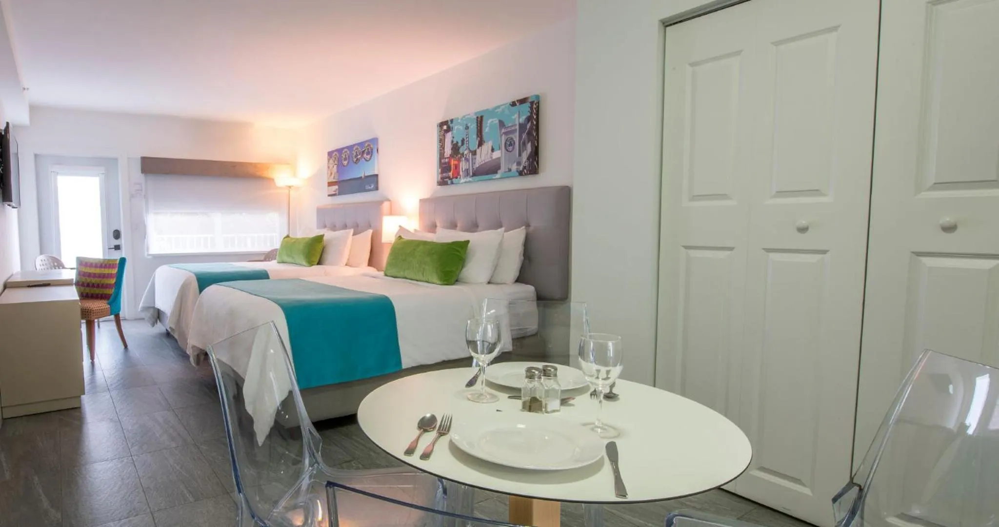 Photo of the whole room, Bed in Park Royal Miami Beach