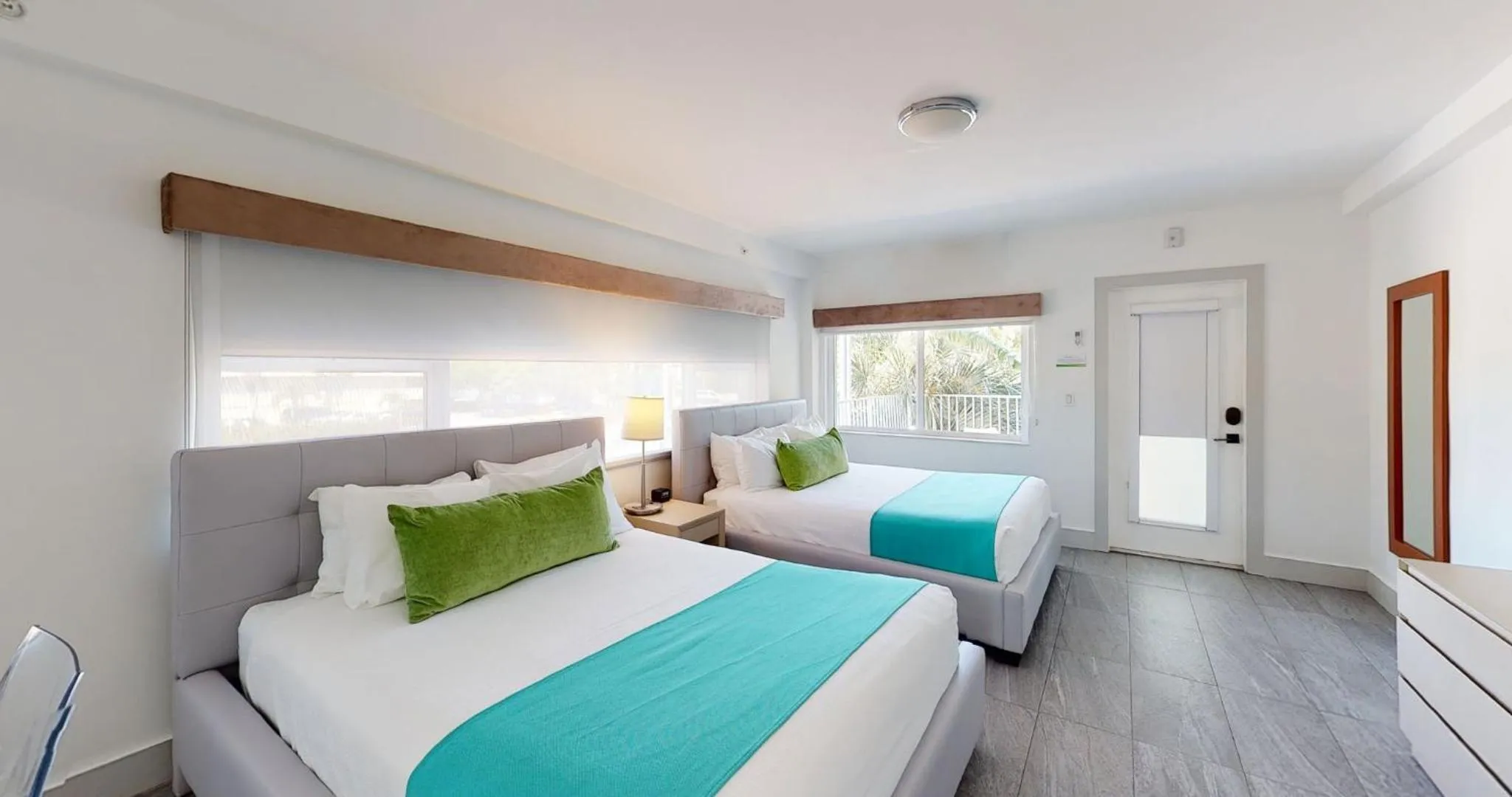 Photo of the whole room, Bed in Park Royal Miami Beach