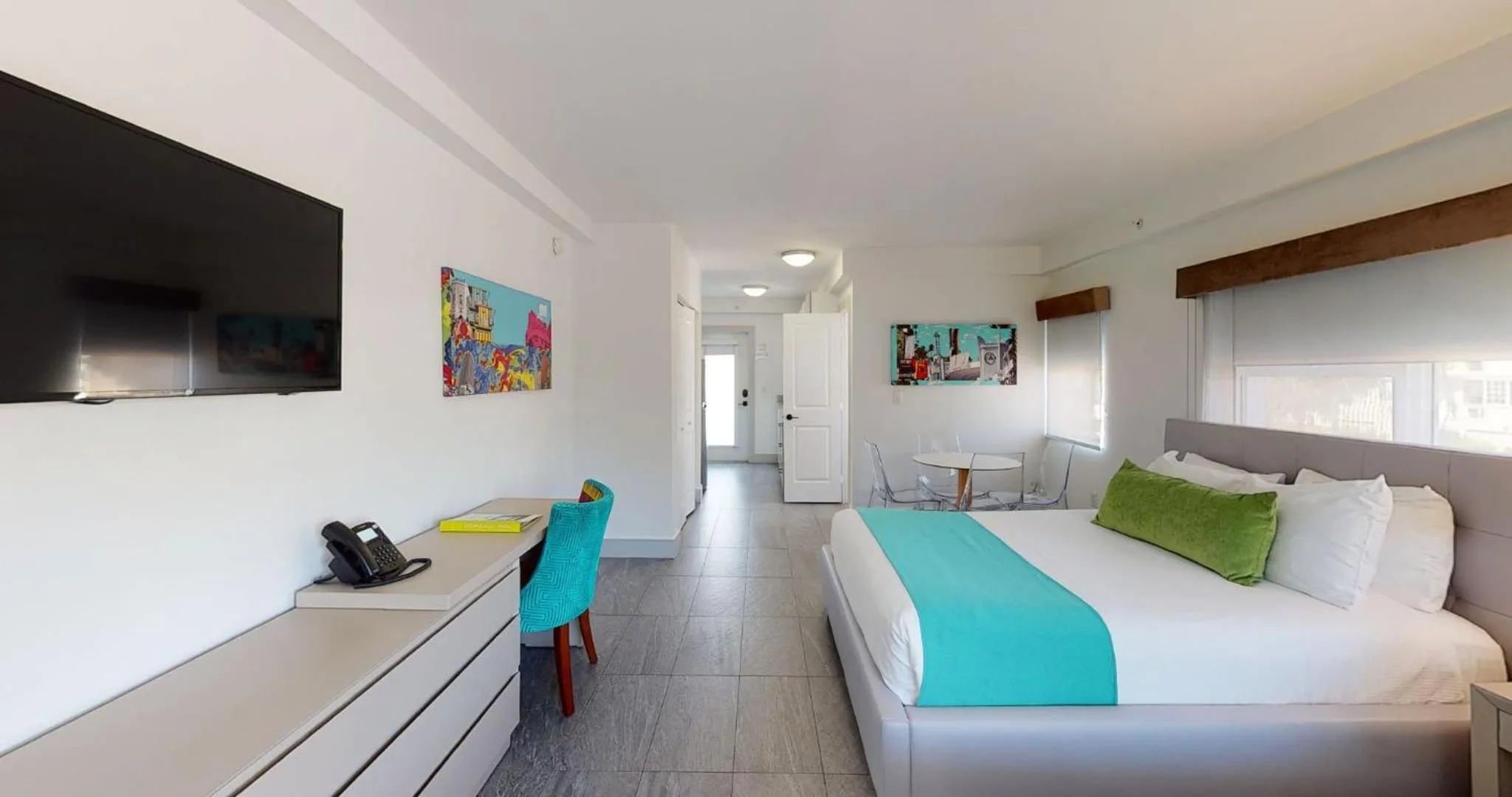 Bedroom, Bed in Park Royal Miami Beach