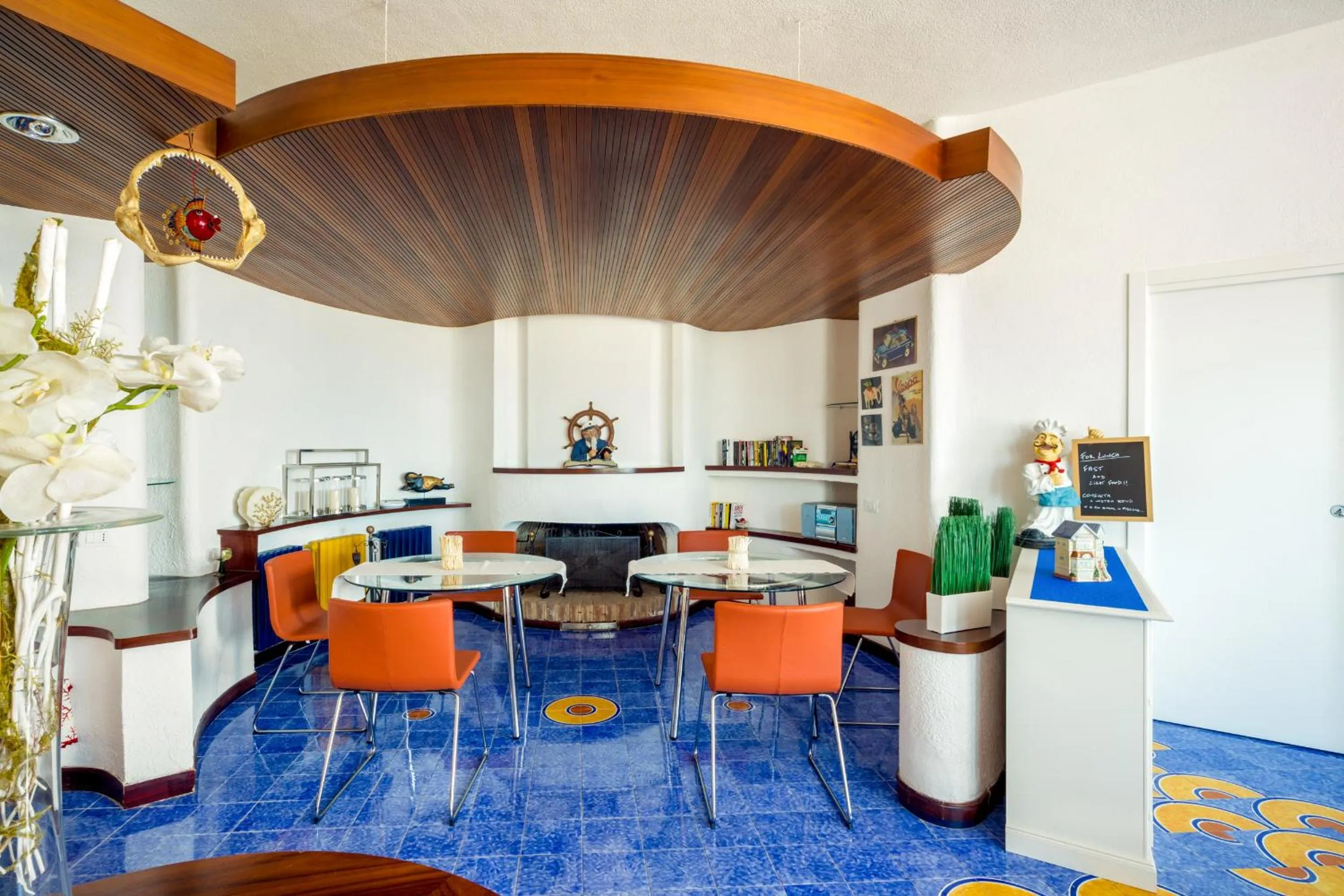 Communal lounge/ TV room in Villa Araucaria