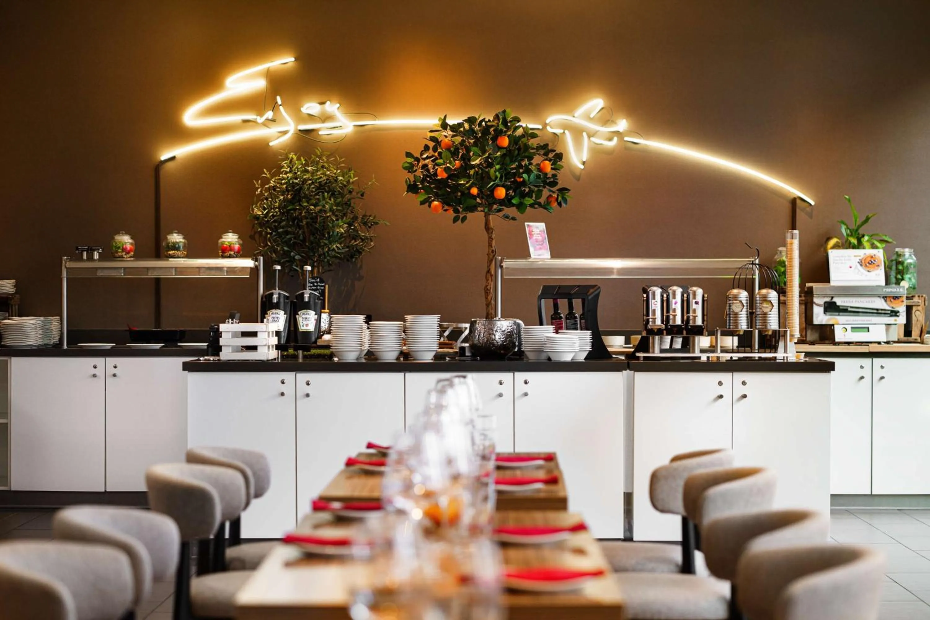 Restaurant/places to eat in Park Inn by Radisson Frankfurt Airport