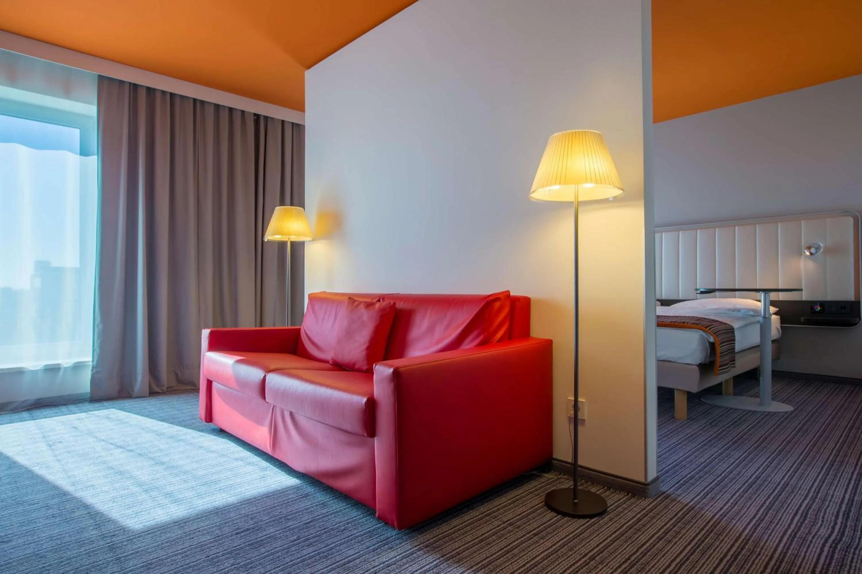 Photo of the whole room, Bed in Park Inn by Radisson Frankfurt Airport