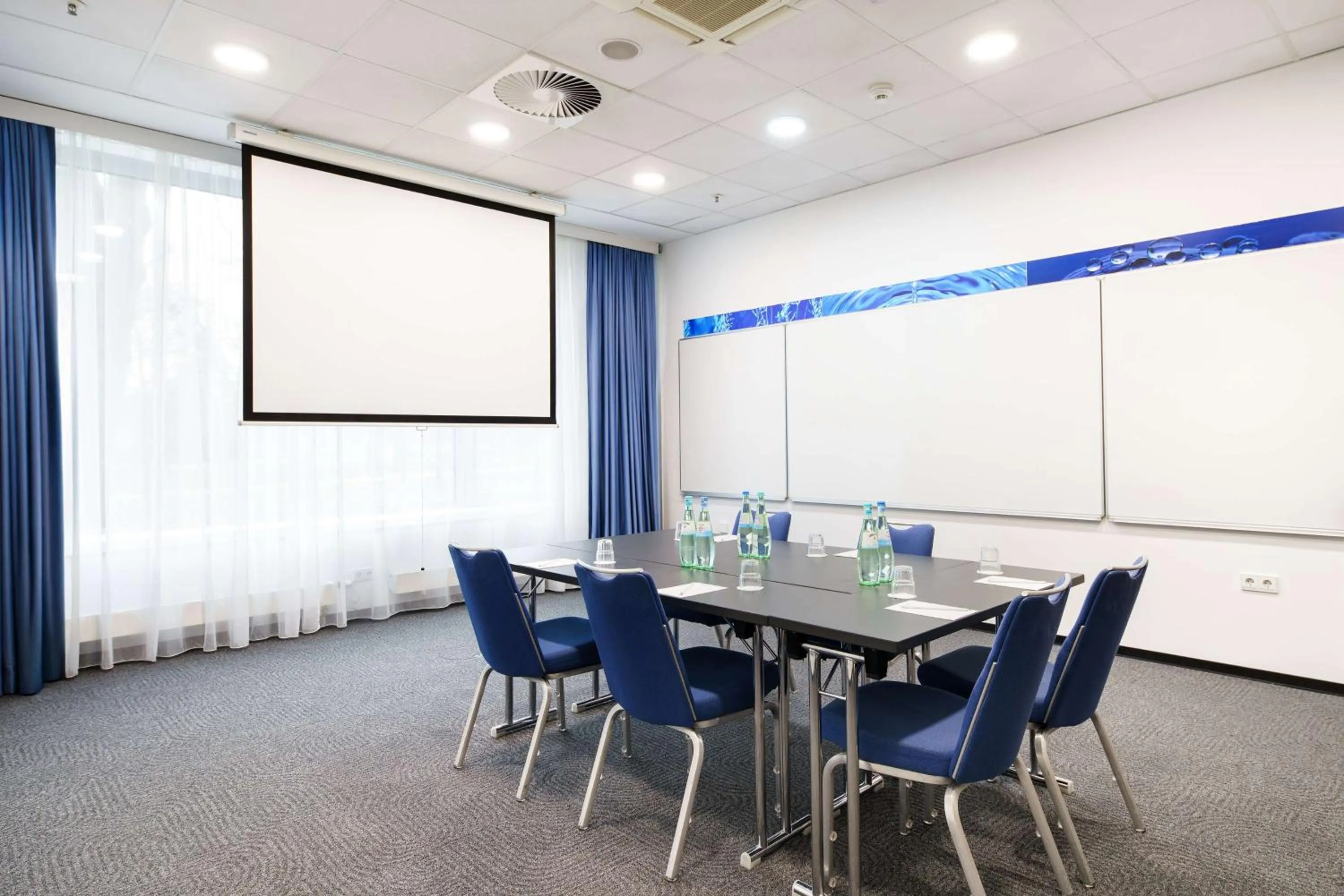 Meeting/conference room in Park Inn by Radisson Frankfurt Airport