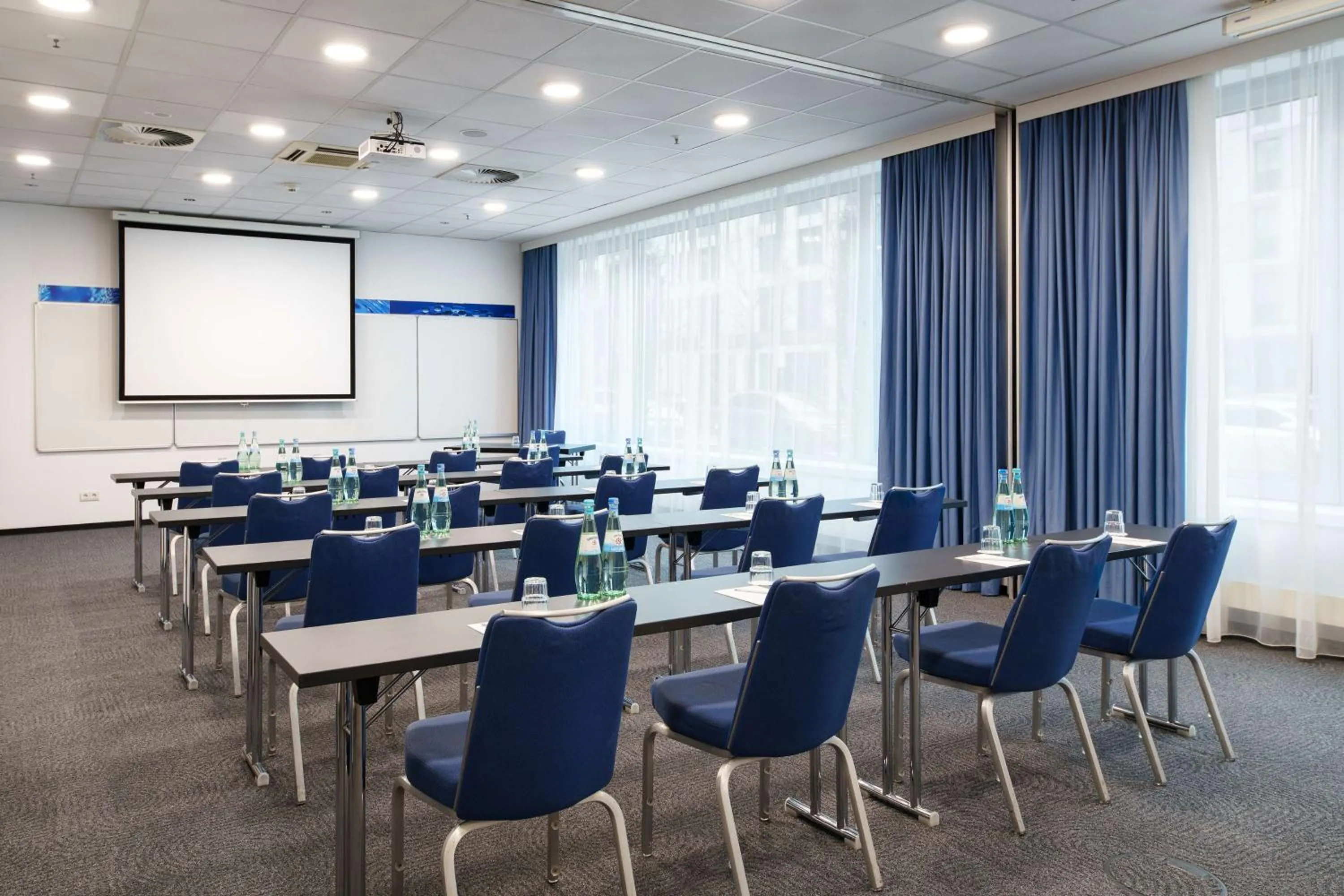 Meeting/conference room in Park Inn by Radisson Frankfurt Airport