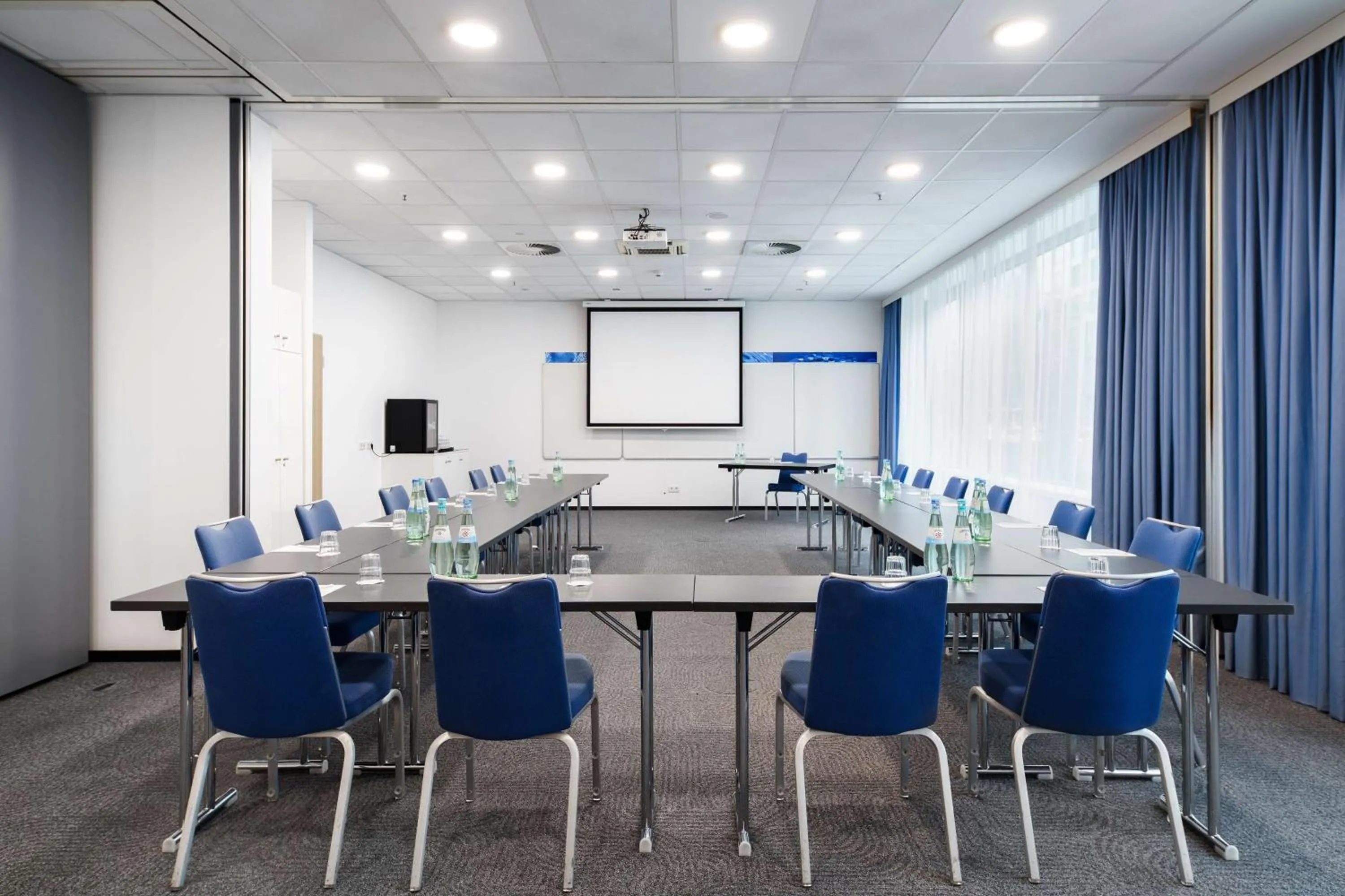 Meeting/conference room in Park Inn by Radisson Frankfurt Airport