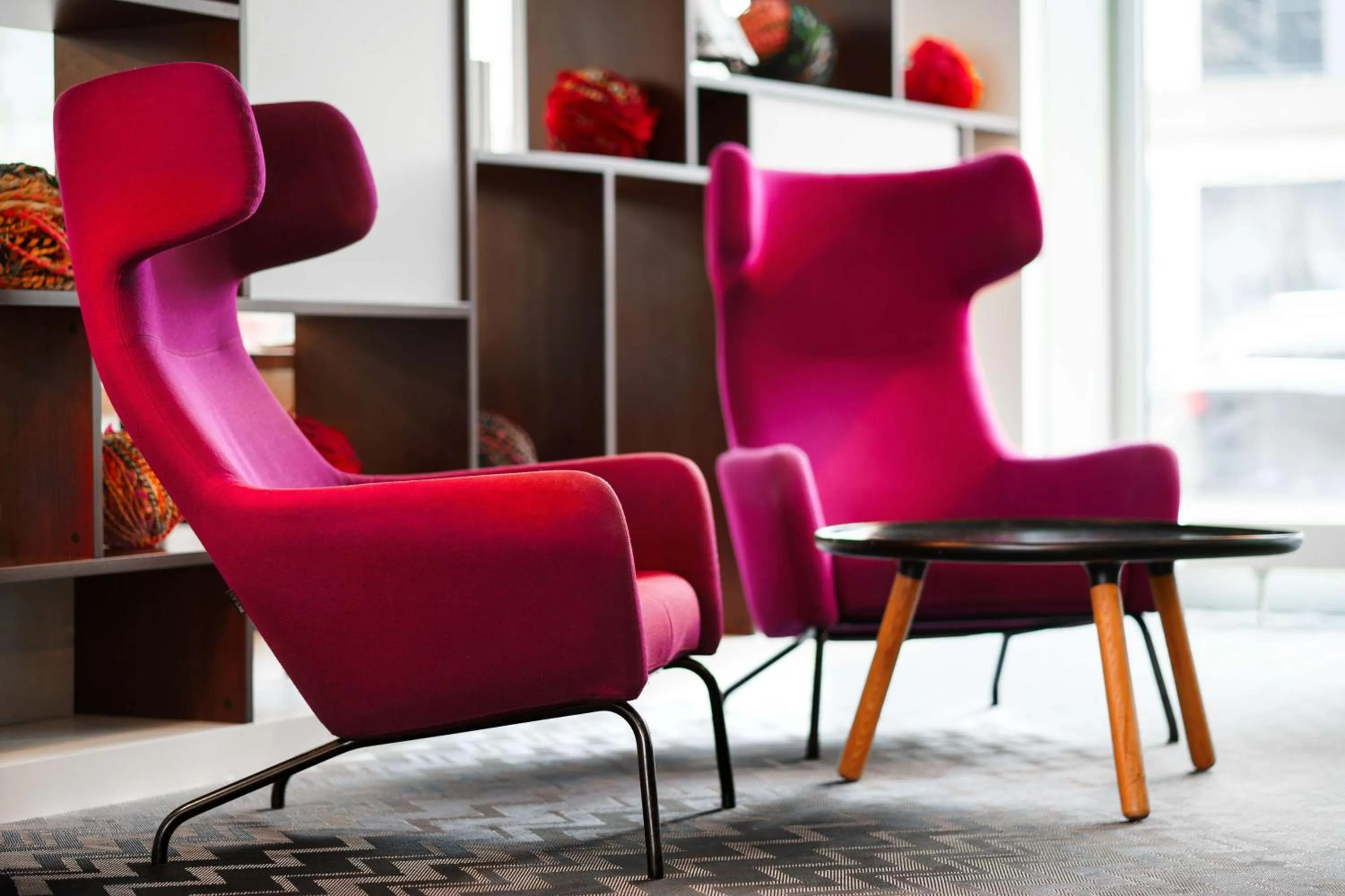 Lounge or bar in Park Inn by Radisson Frankfurt Airport