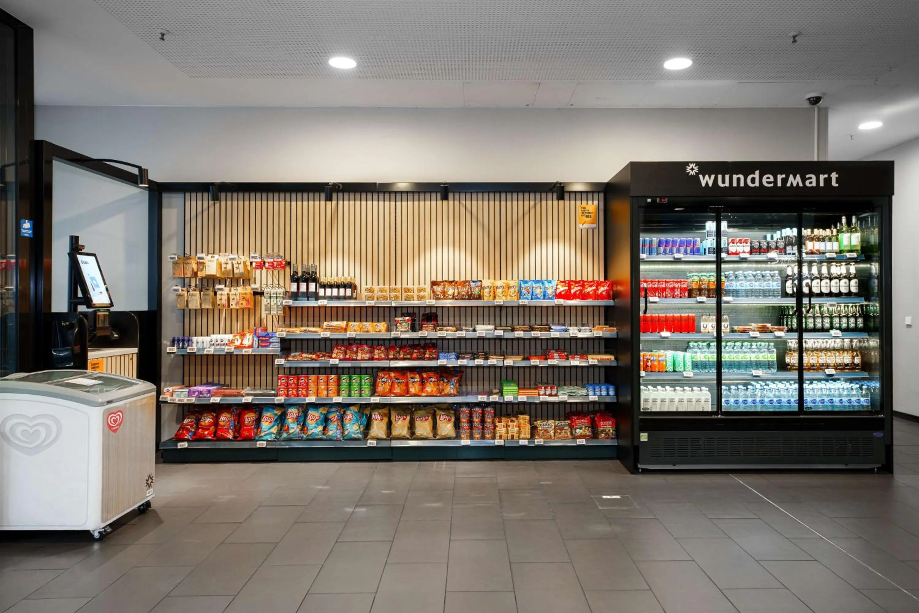 Property building in Park Inn by Radisson Frankfurt Airport