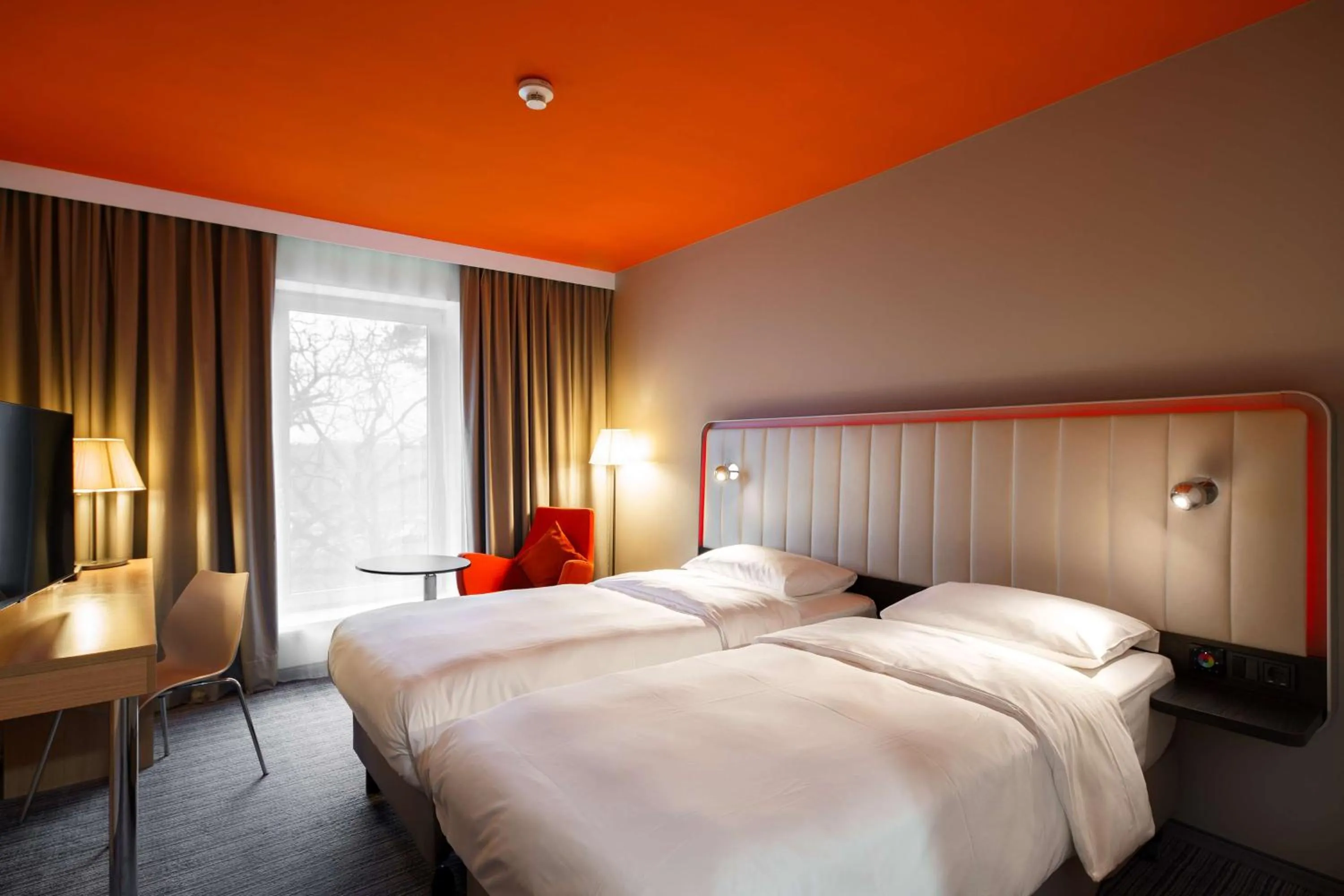 Bedroom, Bed in Park Inn by Radisson Frankfurt Airport