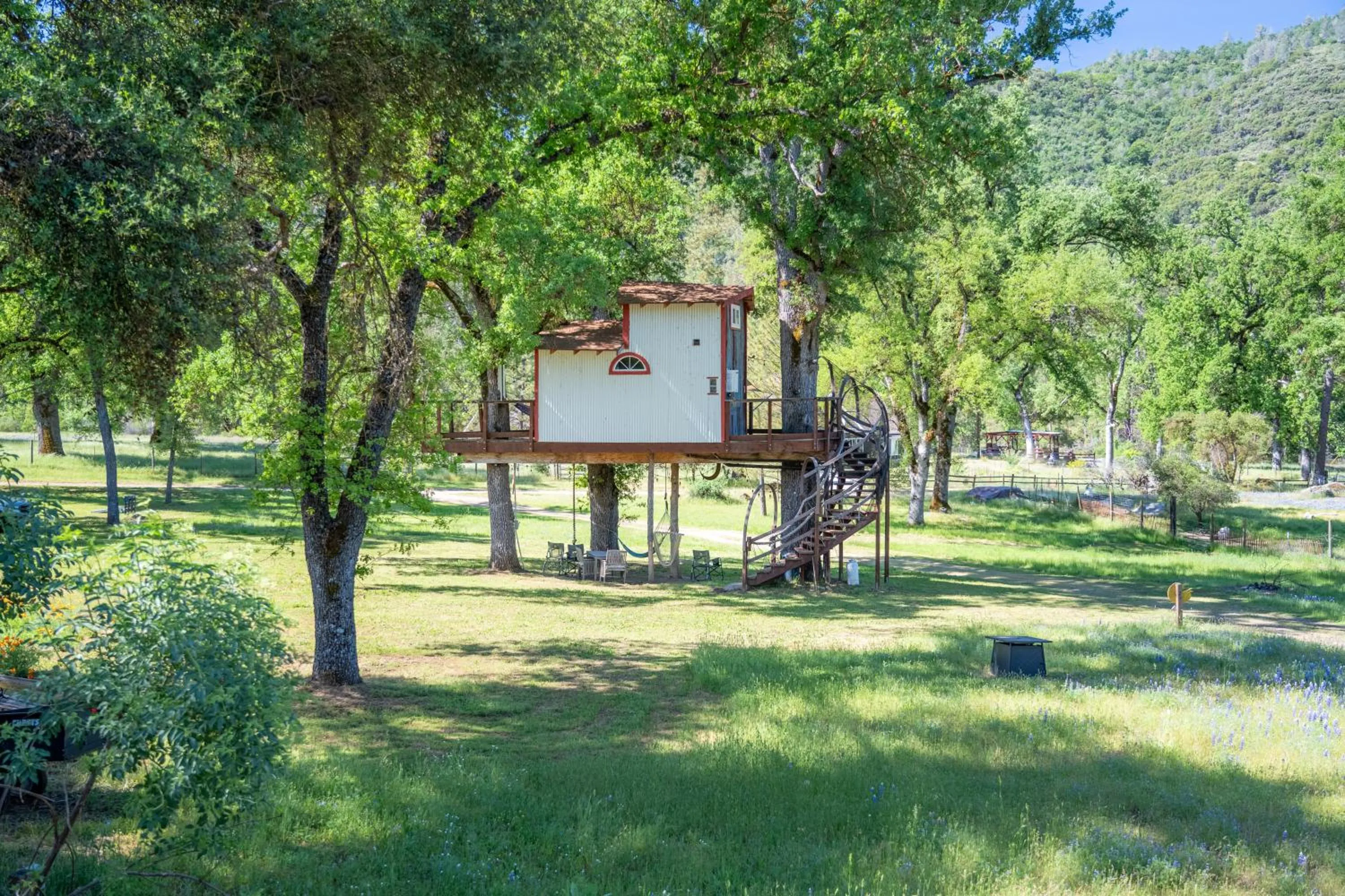 Property building in Hawk's Rest