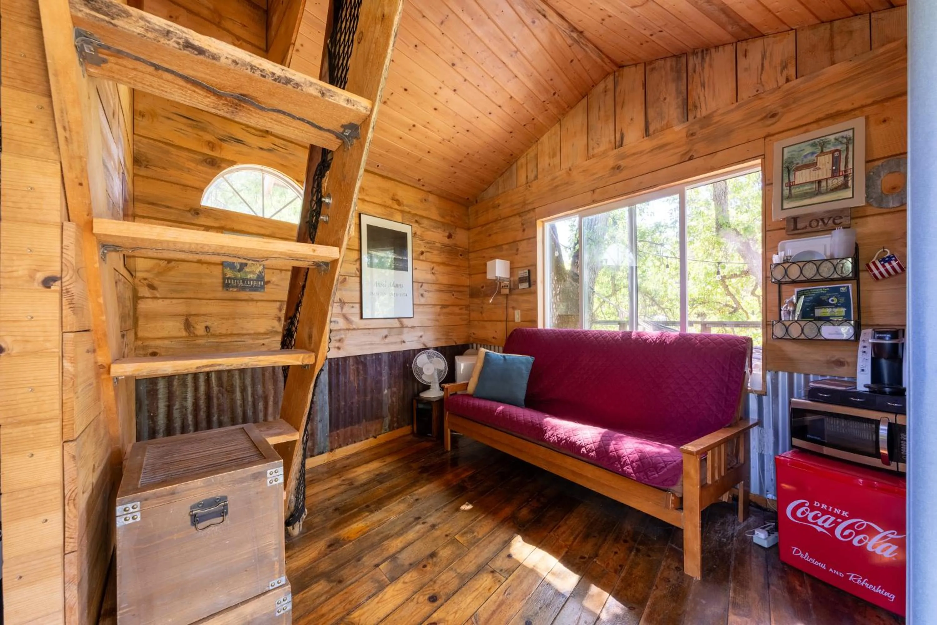 Living room in Hawk's Rest