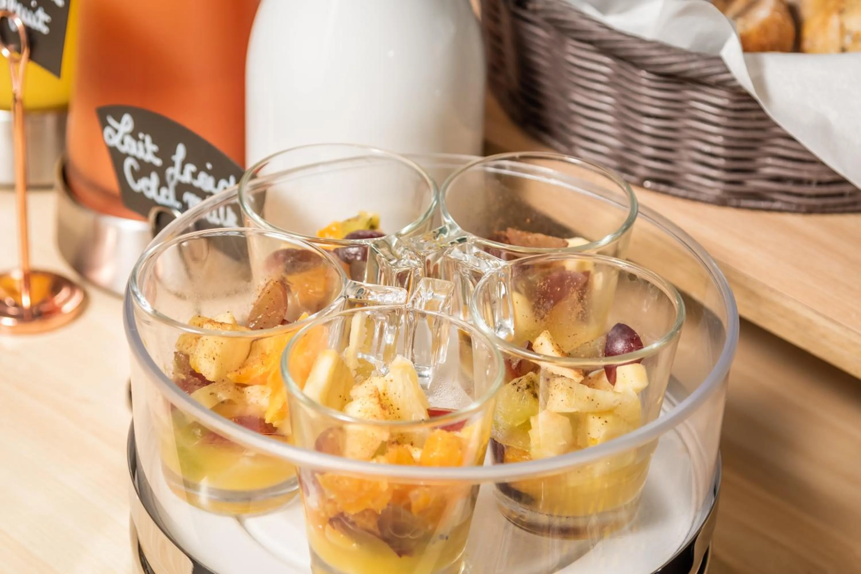 Buffet breakfast in Arc De Triomphe