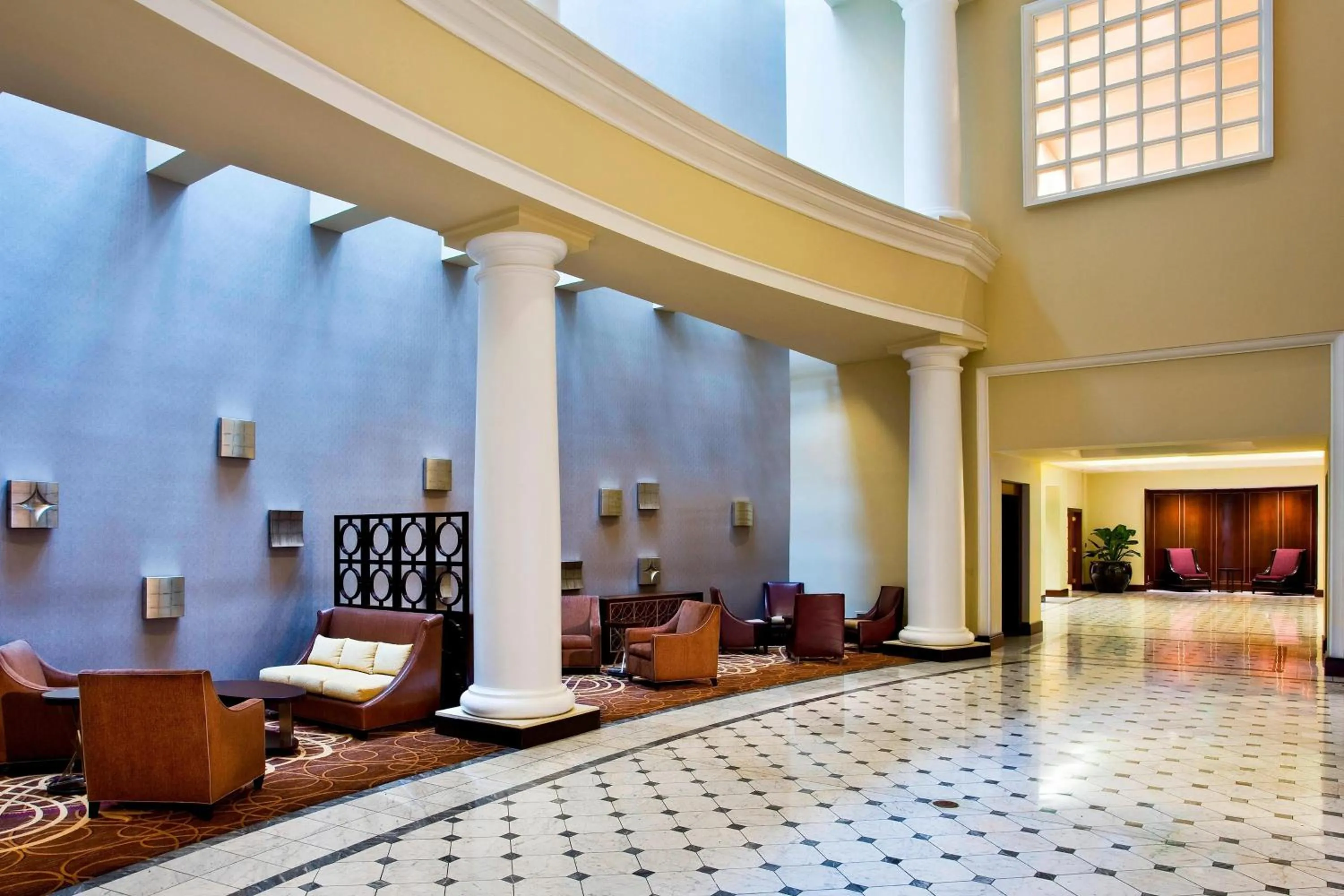 Lobby or reception in Sheraton Indianapolis Hotel at Keystone Crossing