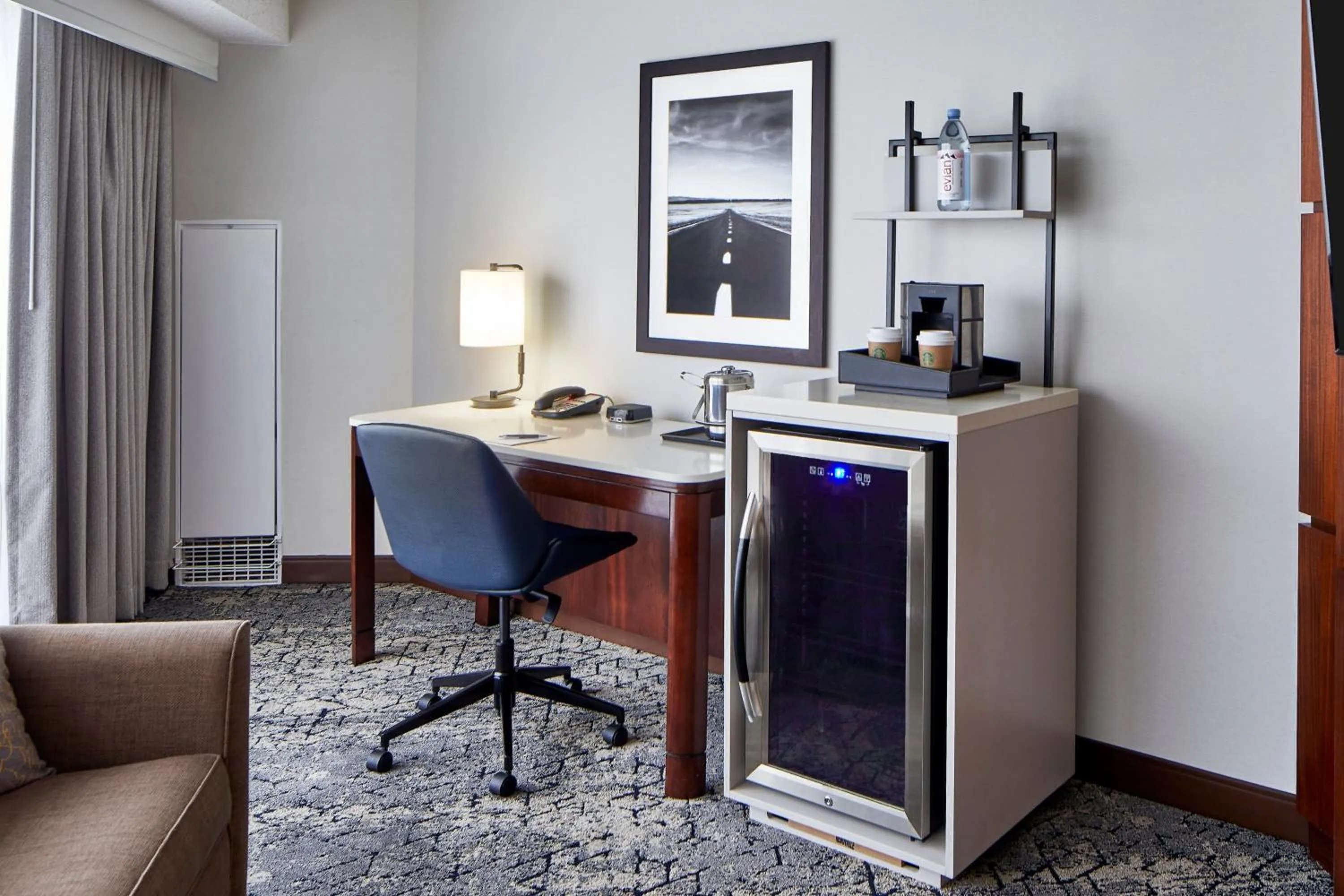 Photo of the whole room in Sheraton Indianapolis Hotel at Keystone Crossing