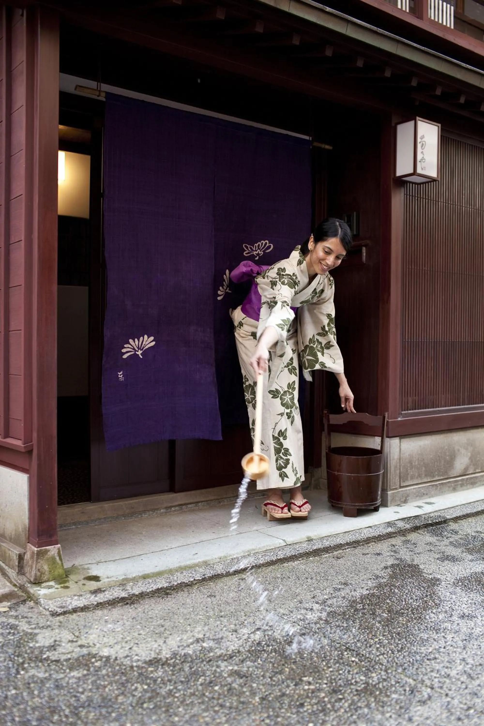 People in Machiya Kanazawa Kikunoya