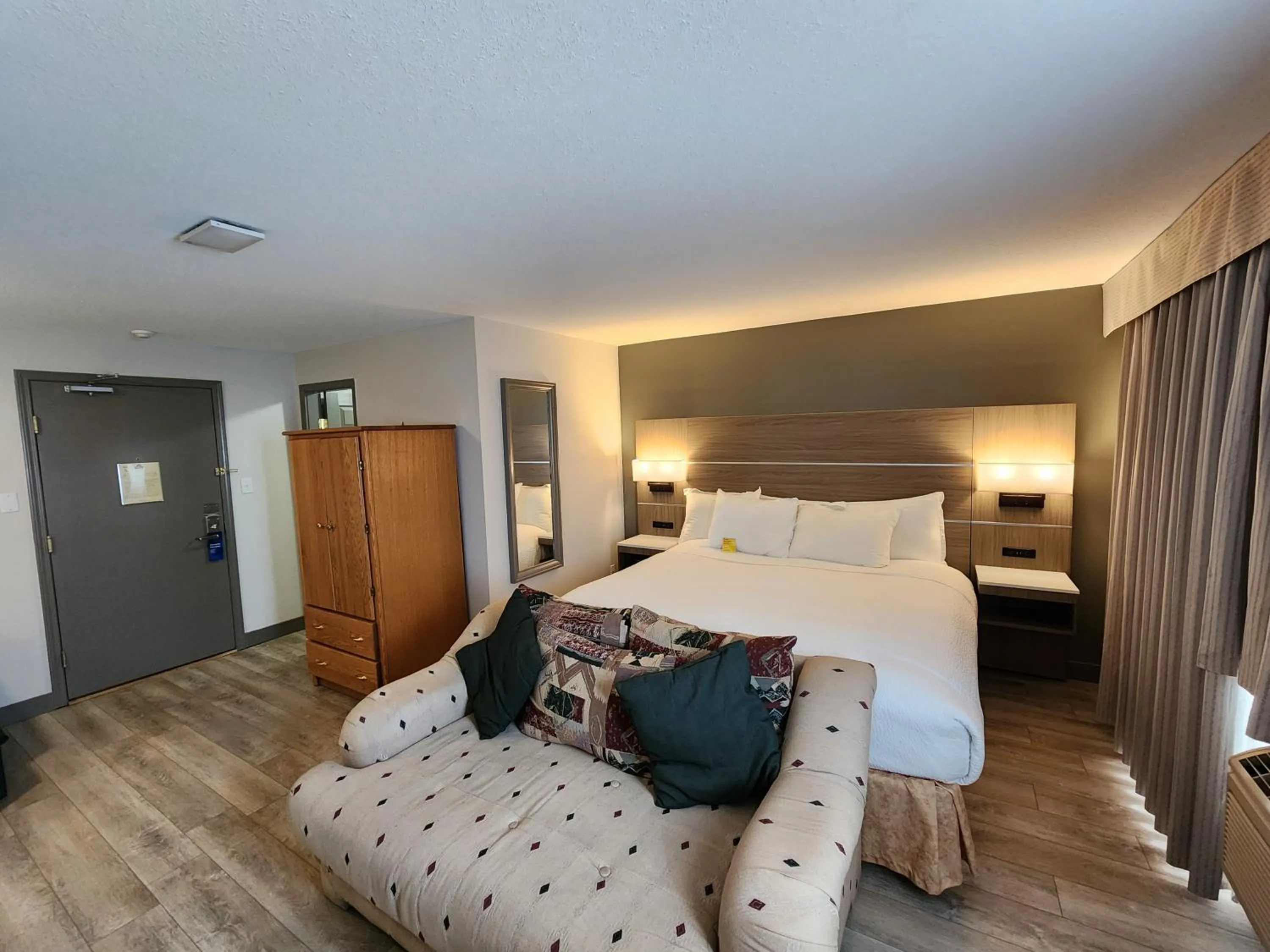 Bed in Days Inn by Wyndham Penticton Conference Centre