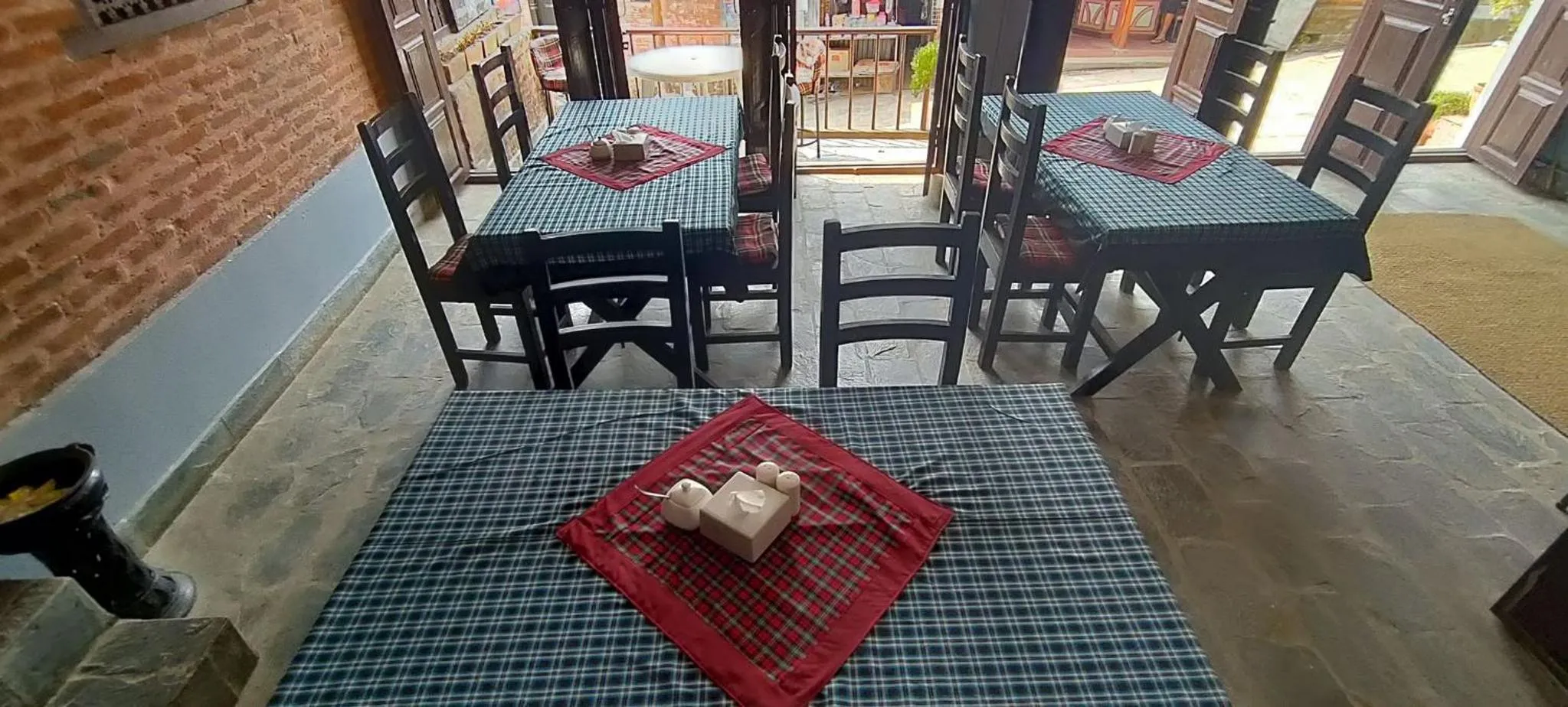 Restaurant/places to eat in Bandipur Kaushi Inn