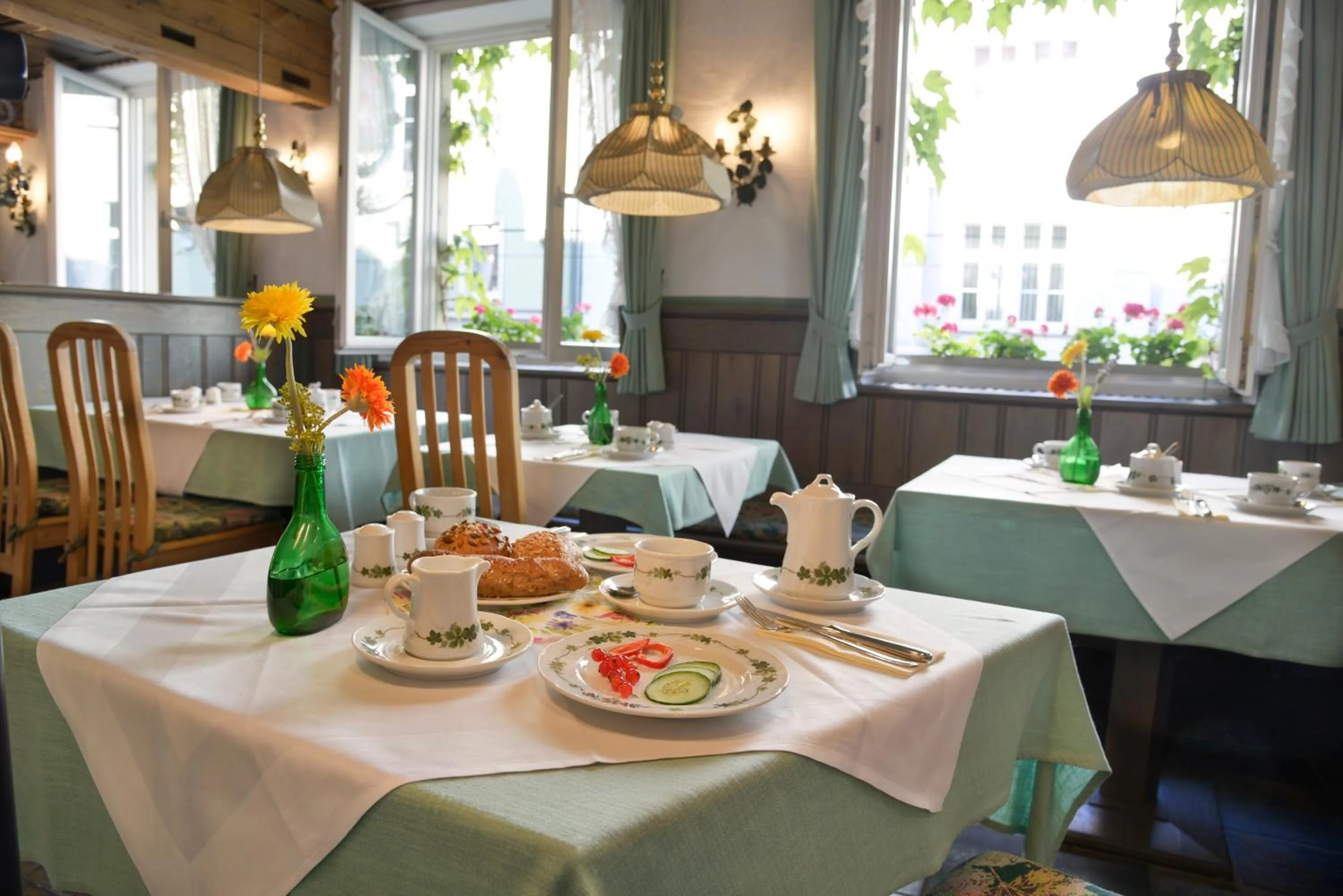Restaurant/places to eat in Hotel Till Eulenspiegel - Nichtrauchhotel - Garni