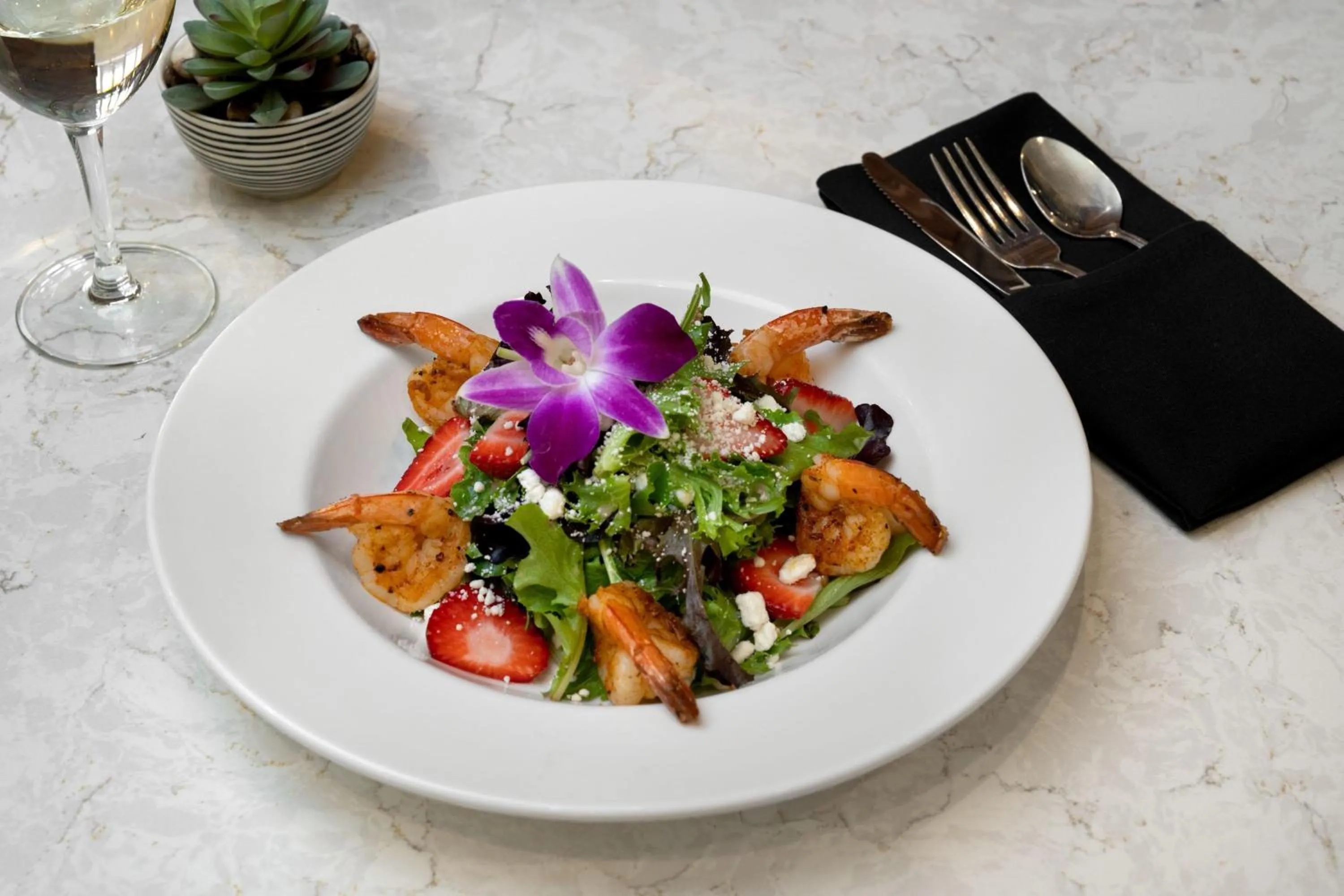 Lounge or bar in The Westin Chicago Northwest