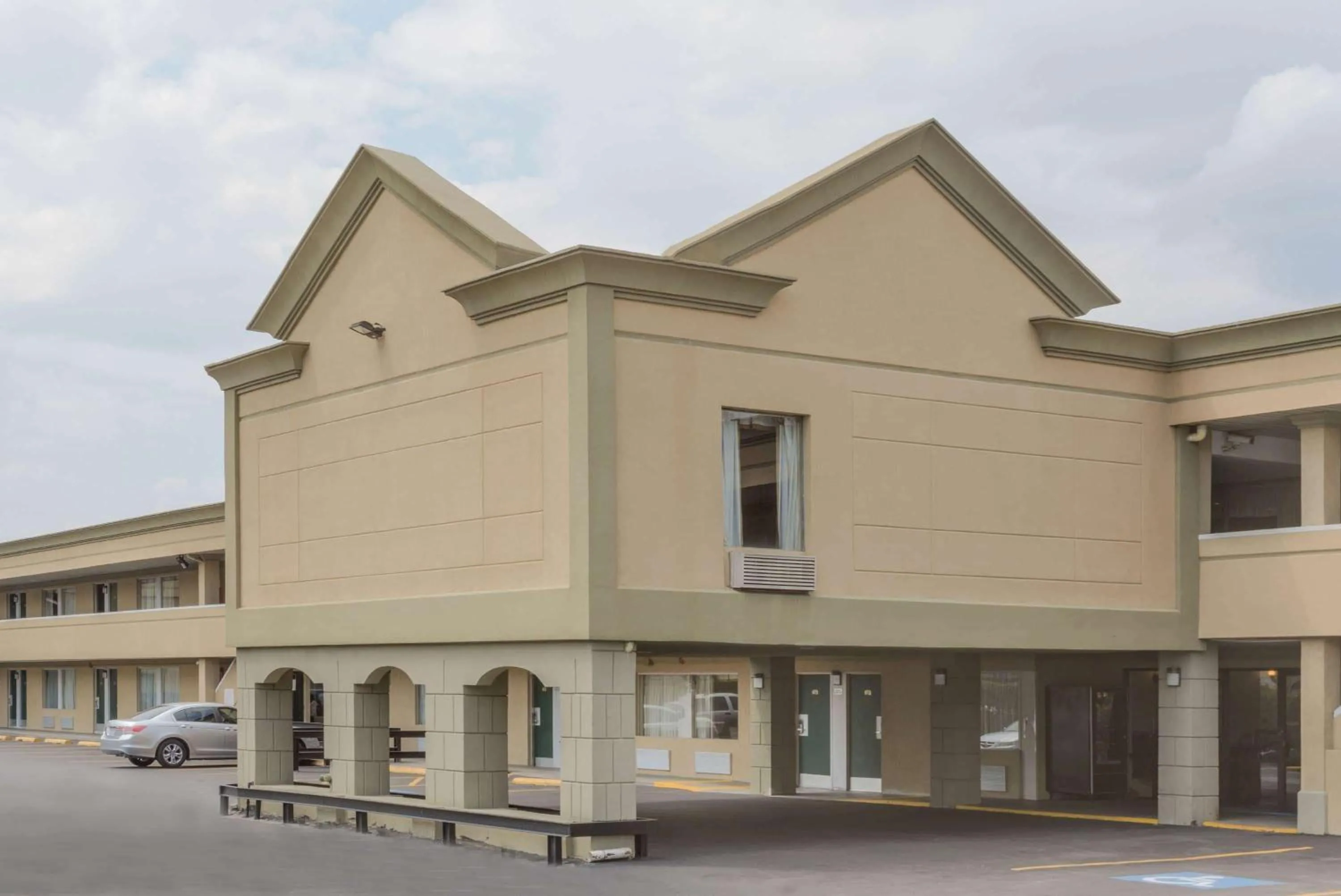 Property building in Red Carpet Inn Washington DC