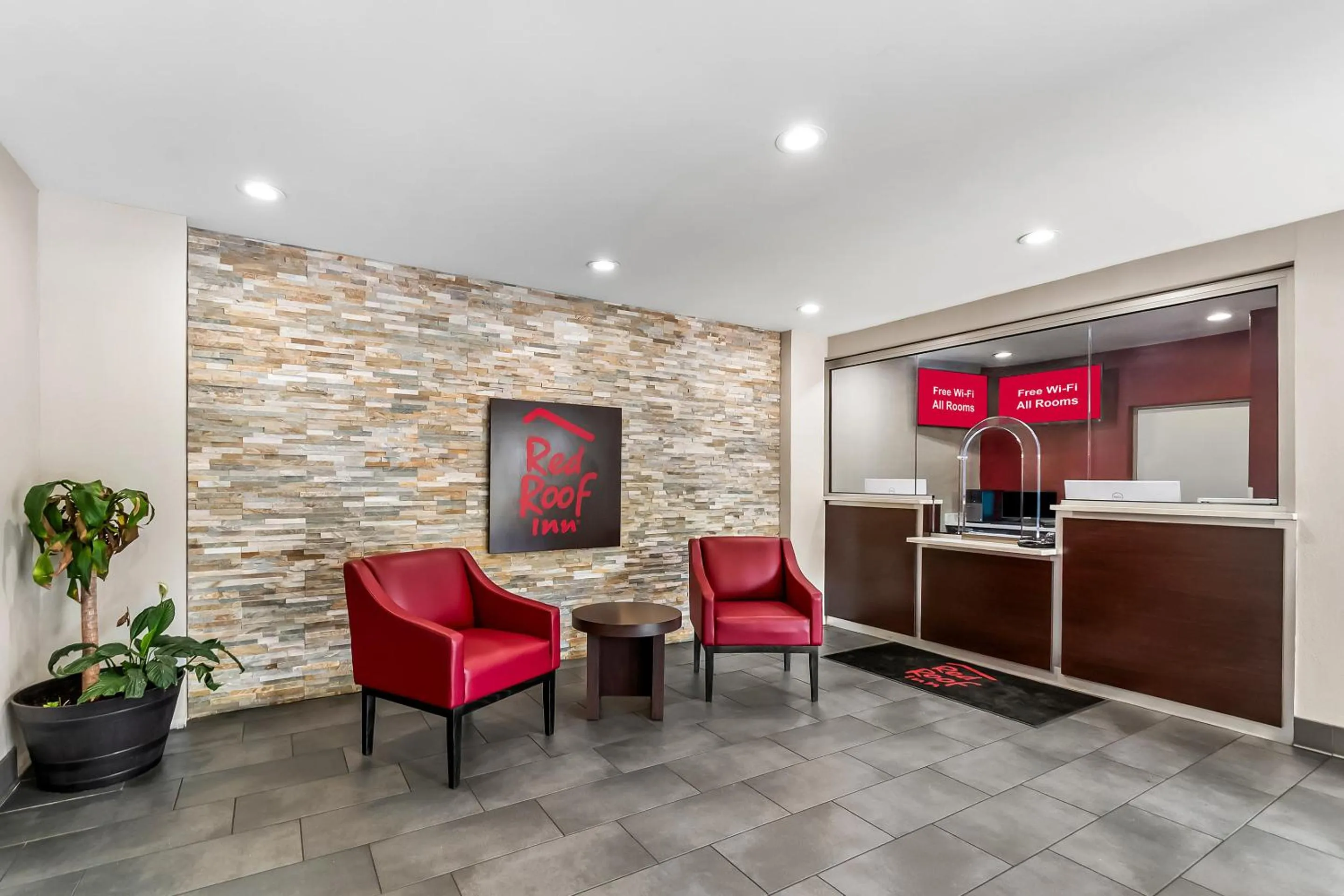Lobby or reception in Red Roof Inn Washington, DC