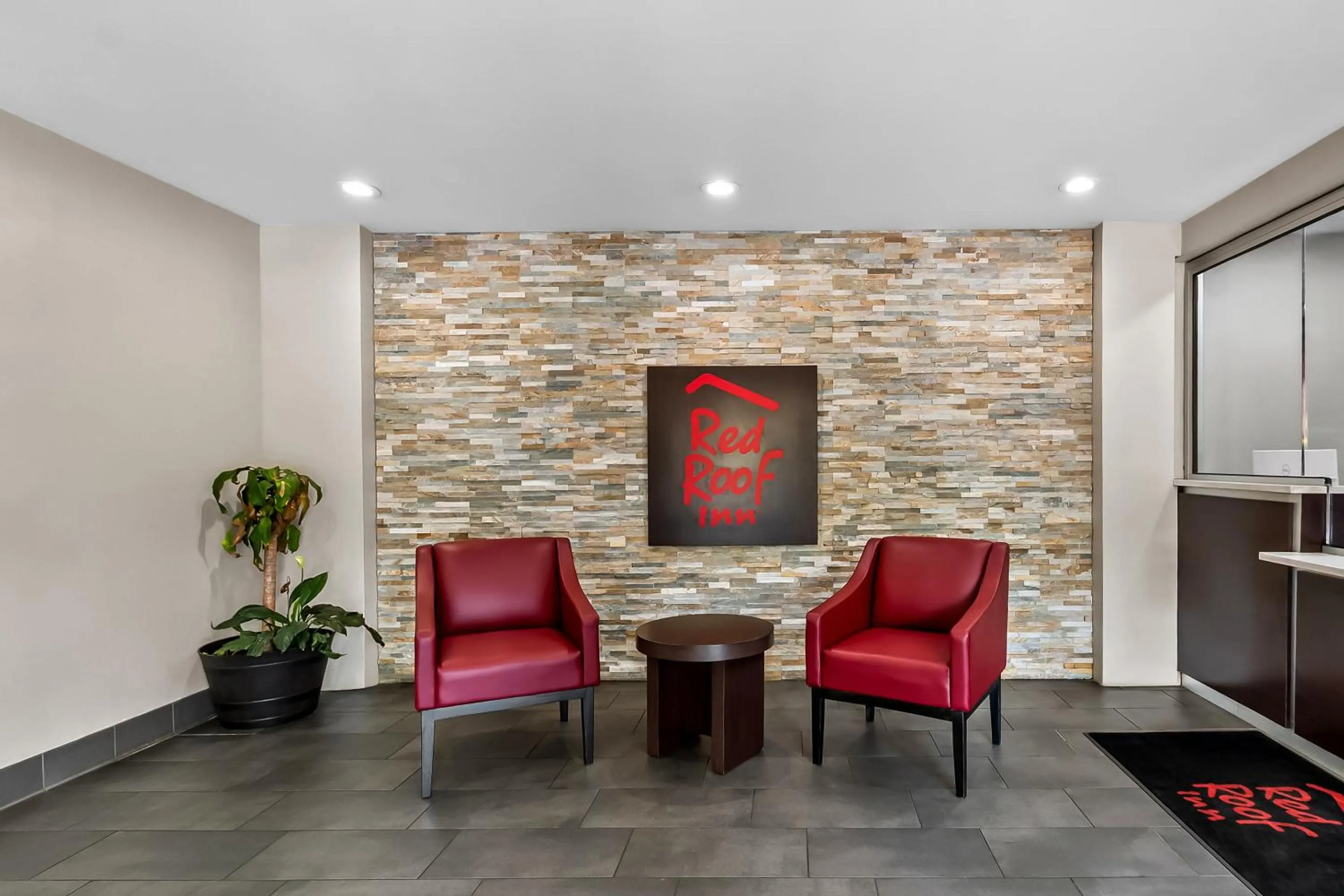 Lobby or reception in Red Roof Inn Washington, DC