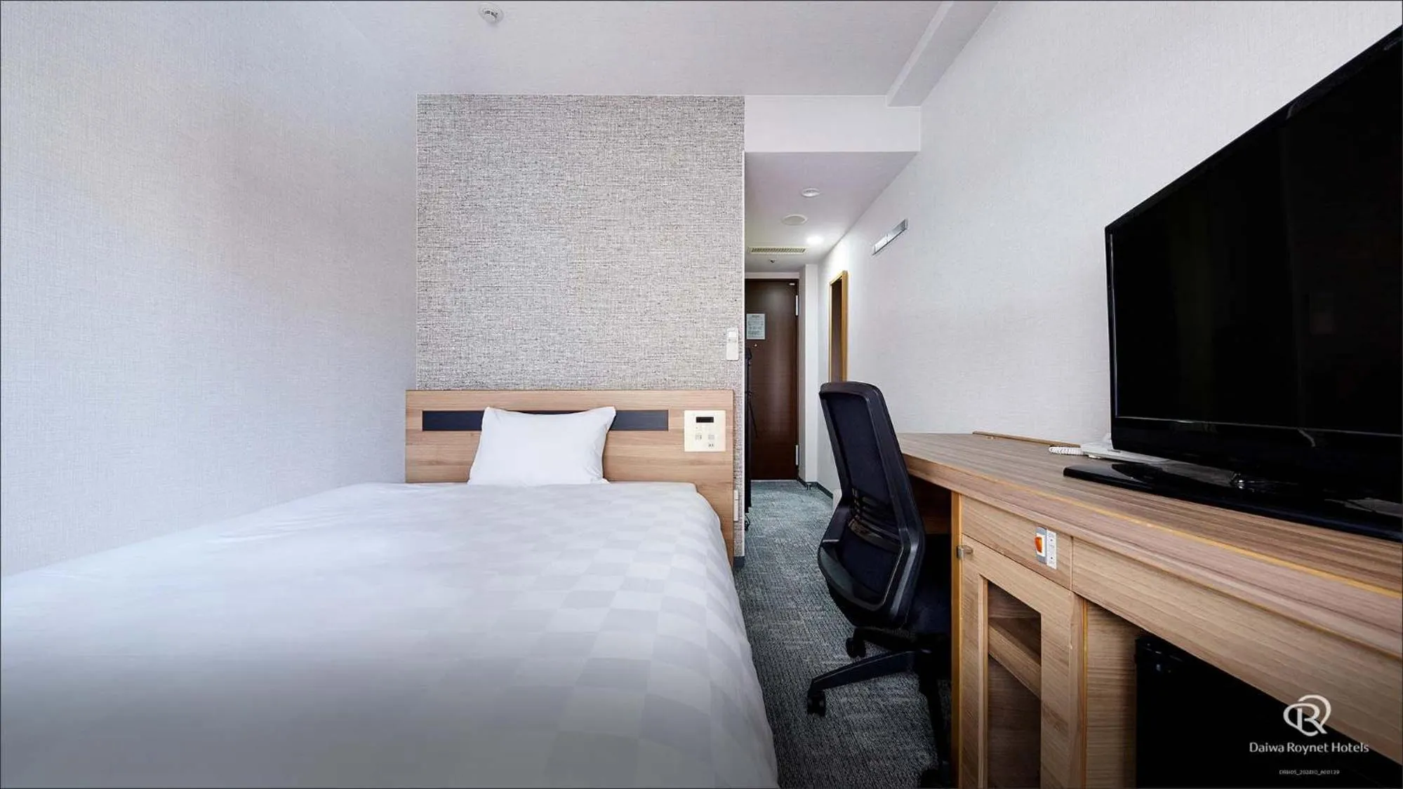 Bed in Daiwa Roynet Hotel Osaka Yotsubashi