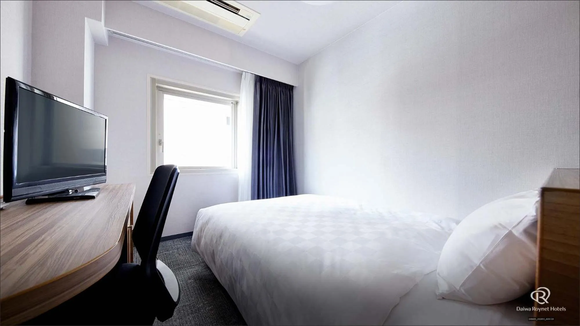 Bed in Daiwa Roynet Hotel Osaka Yotsubashi